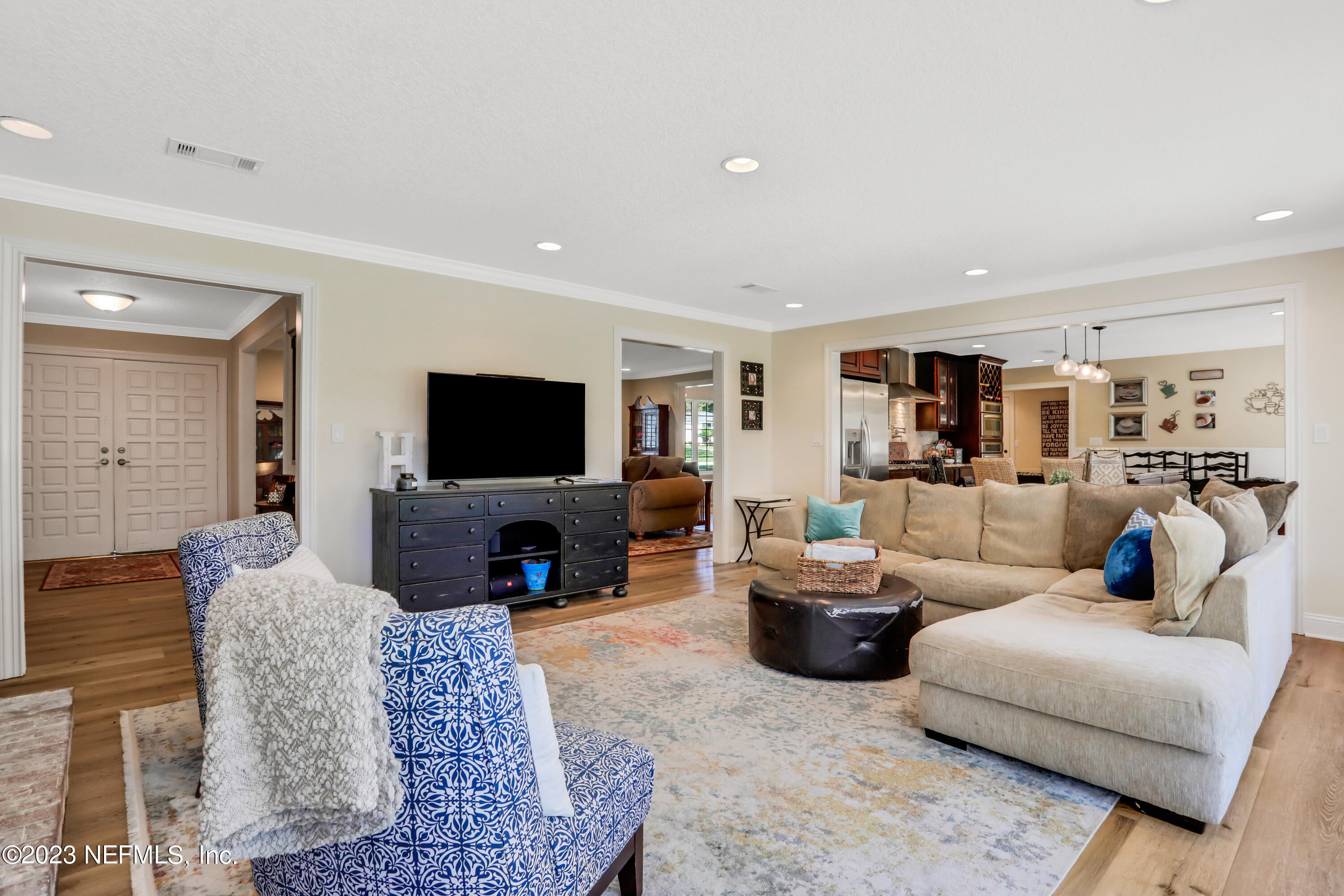 8653 VILLA SAN JOSE Drive E
