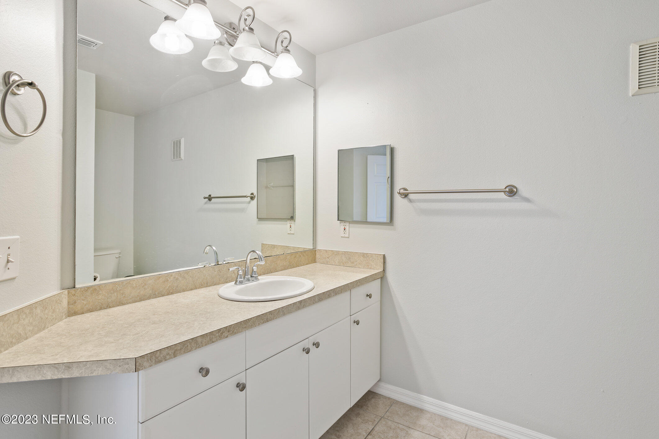 3591 KERNAN Boulevard S, 609