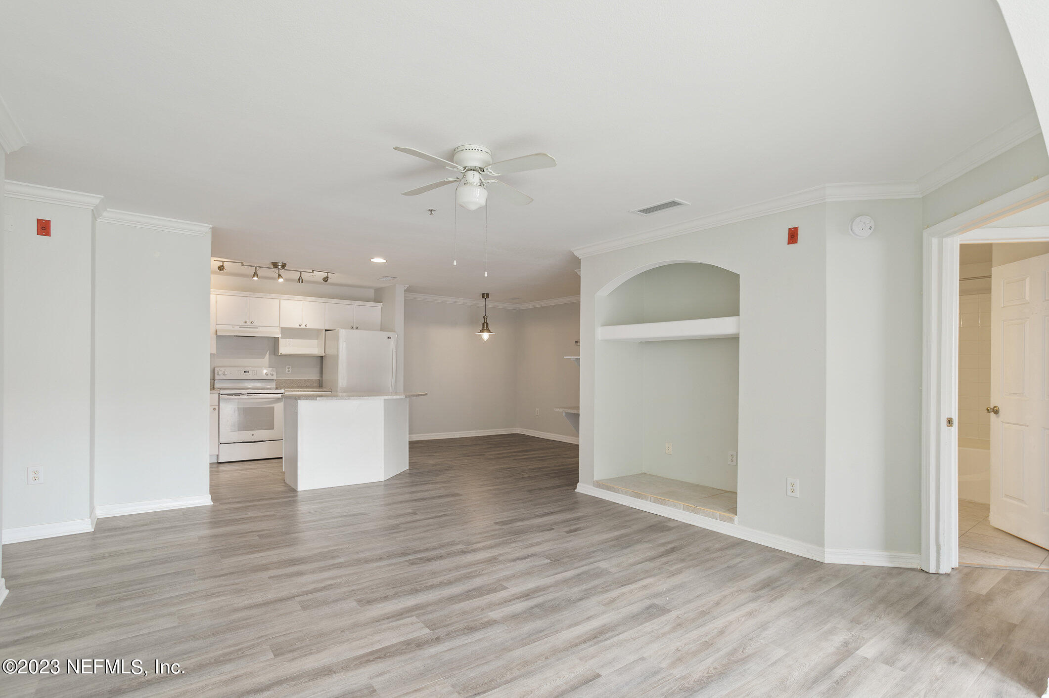 3591 KERNAN Boulevard S, 609