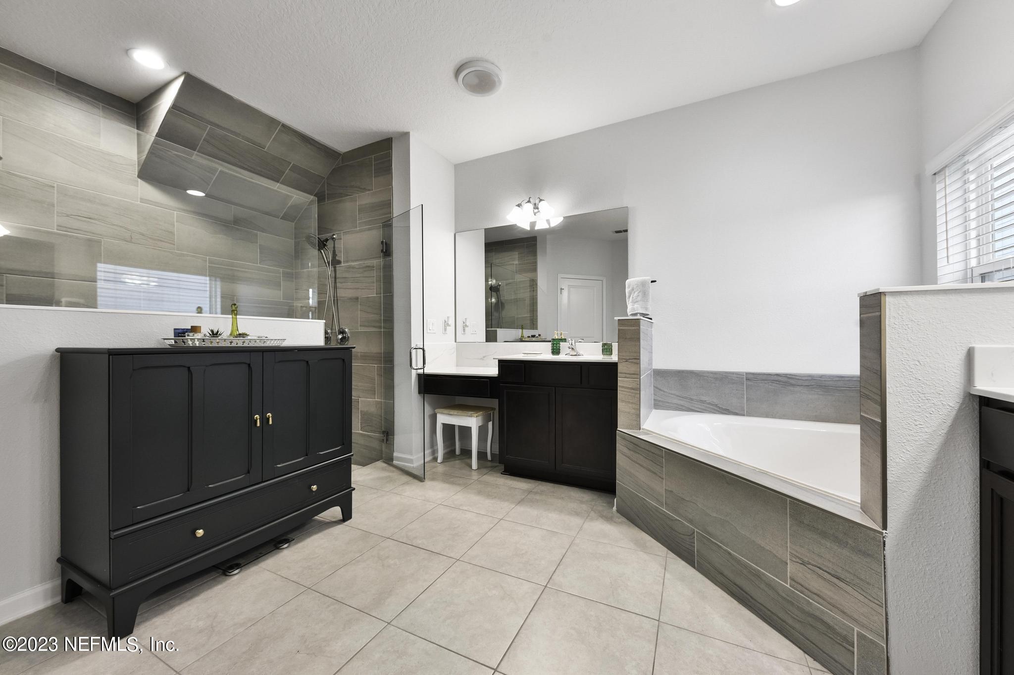 84 LOMBARD Way