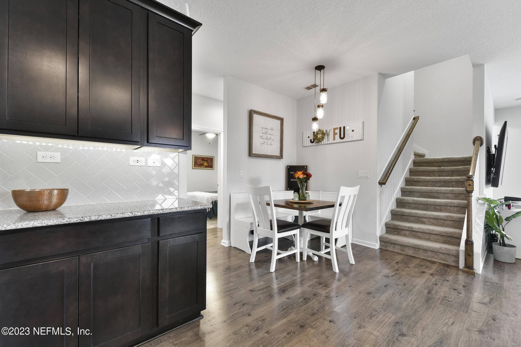 84 LOMBARD Way