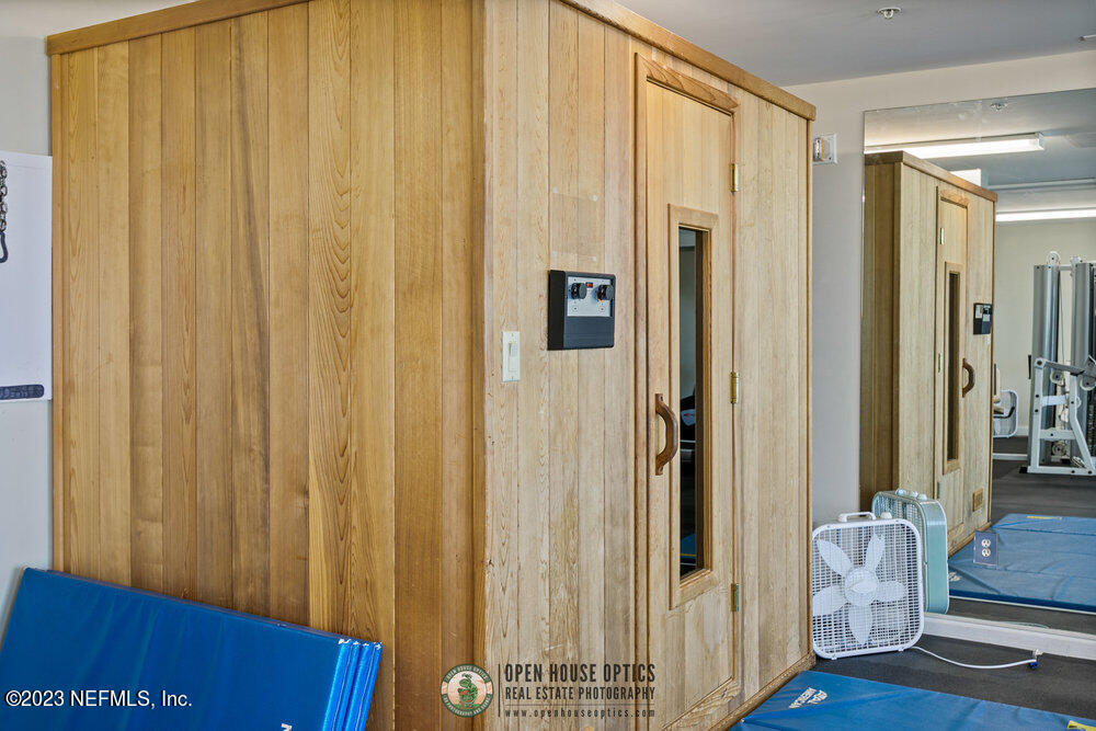 1415 1ST Street N, 502