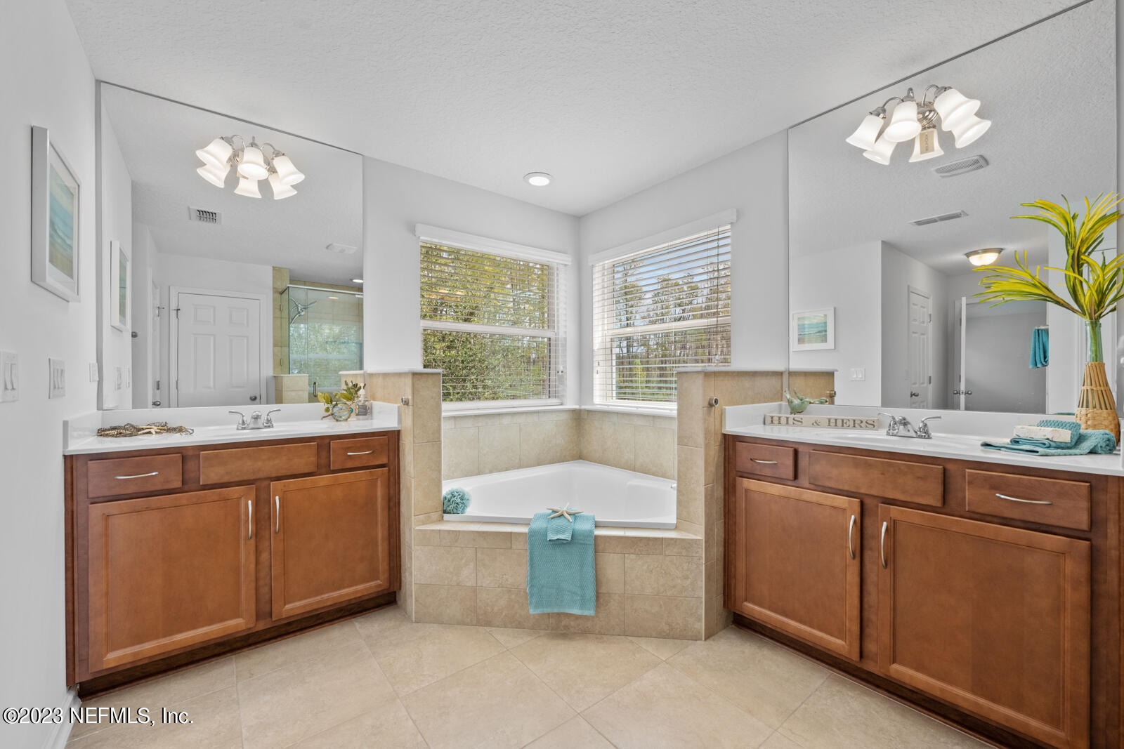 263 KIWI PALM Court