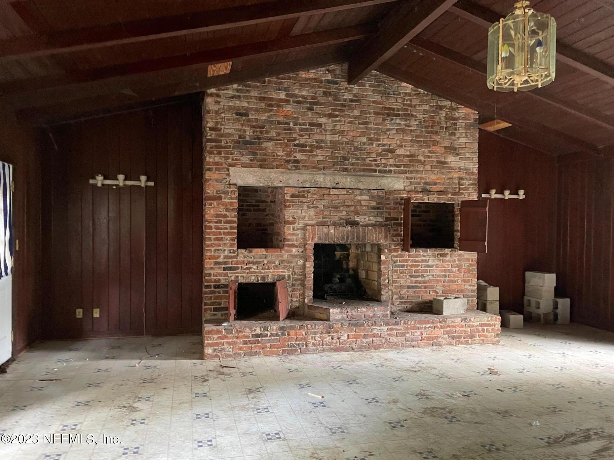 2614 RED FOX Road