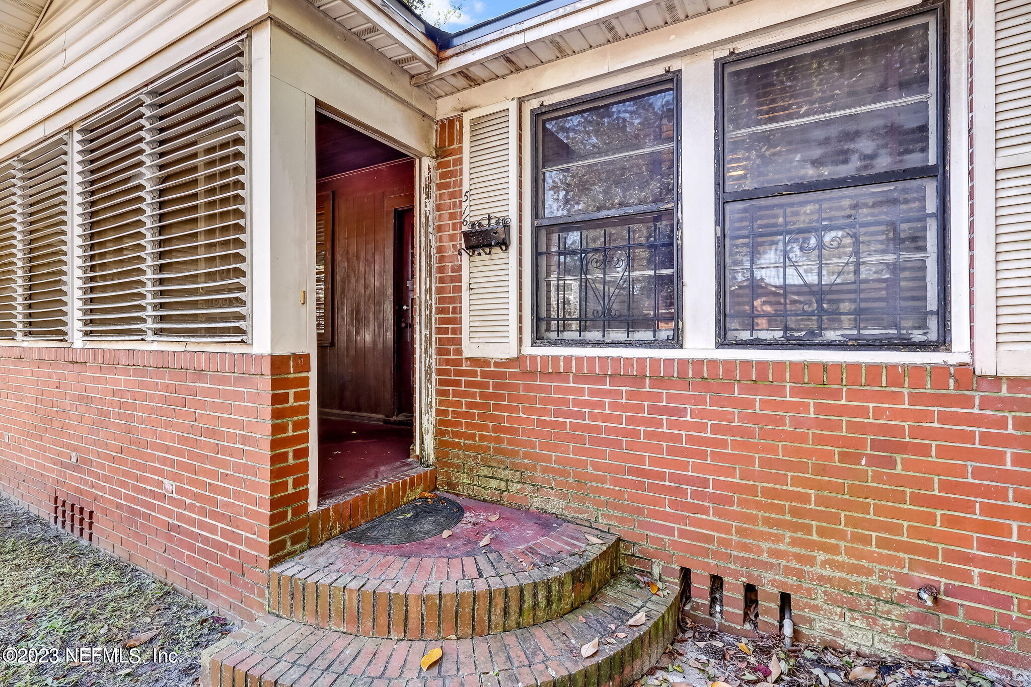 516 W 17TH Street