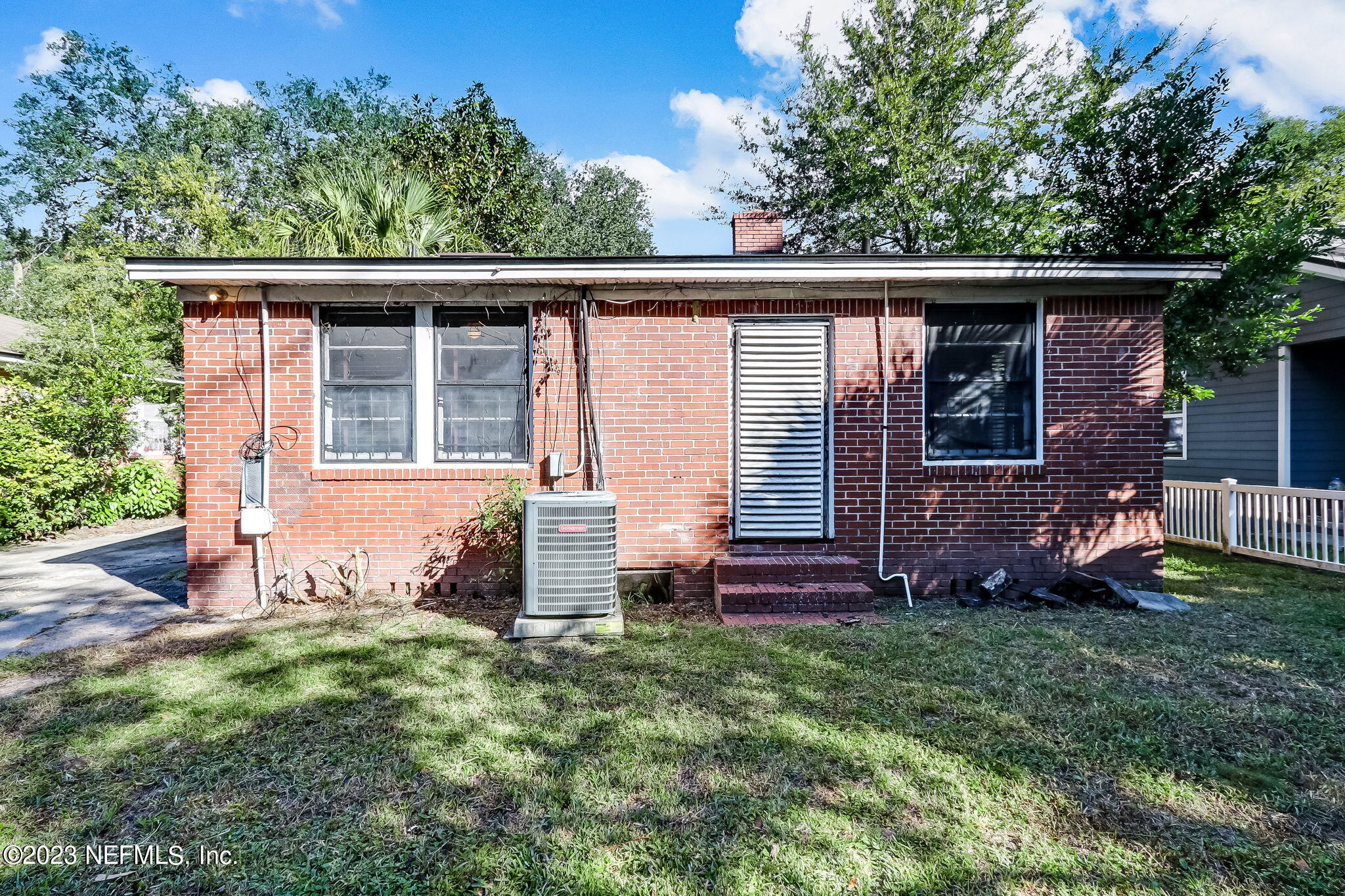 516 W 17TH Street