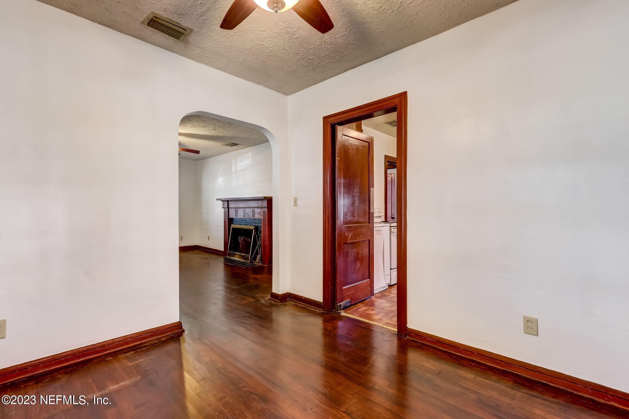 516 W 17TH Street