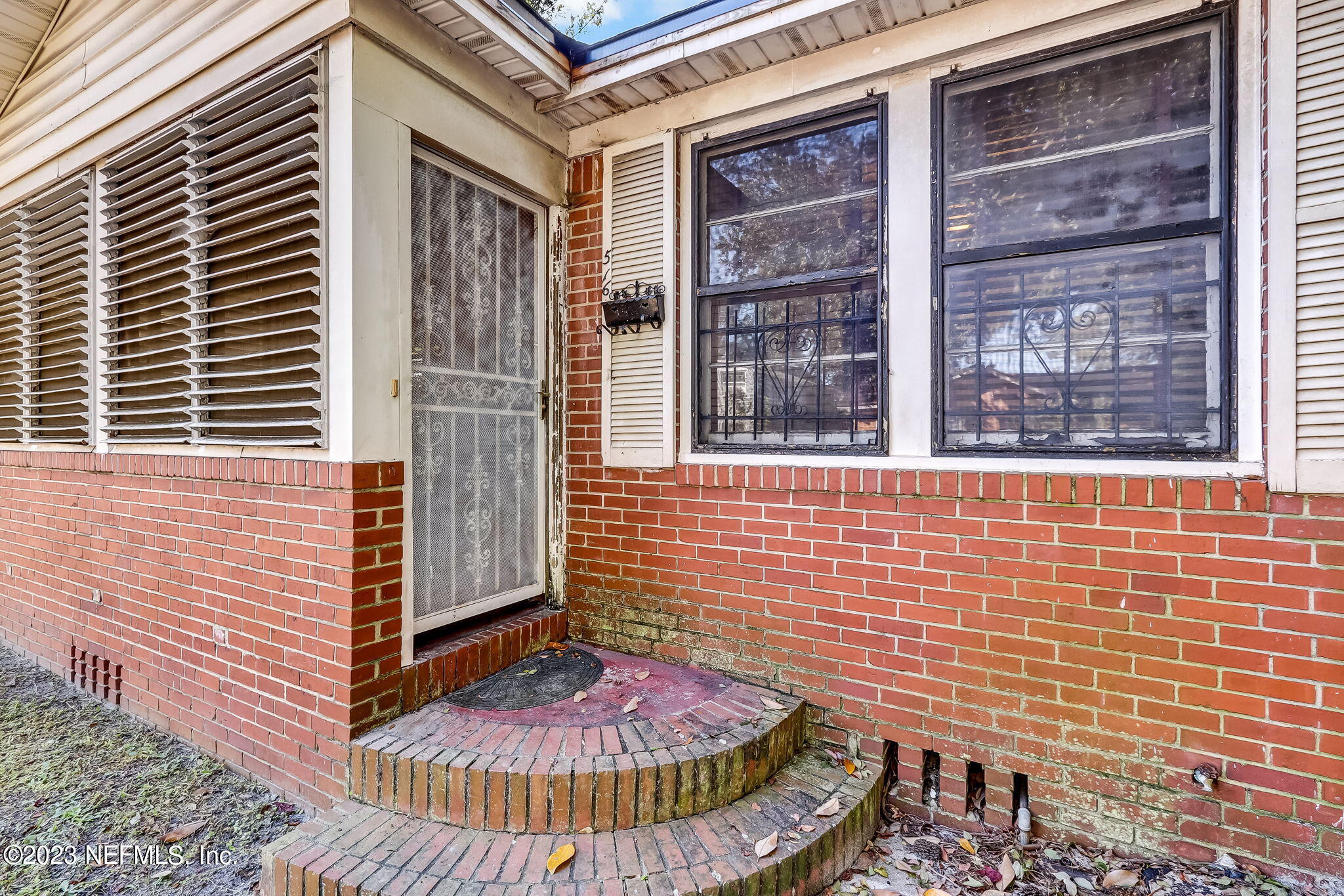 516 W 17TH Street