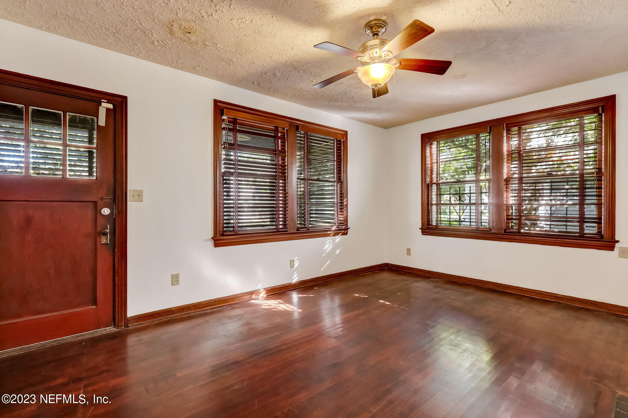 516 W 17TH Street