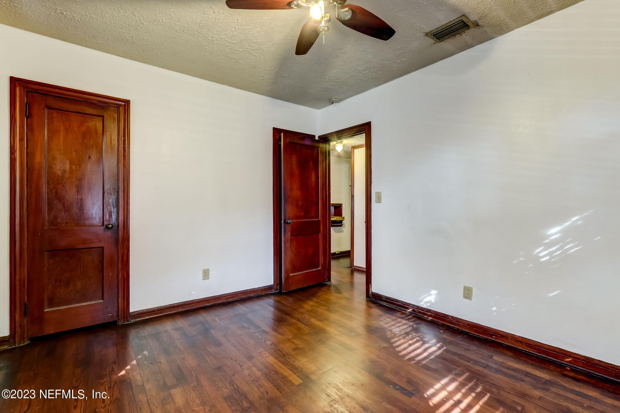 516 W 17TH Street