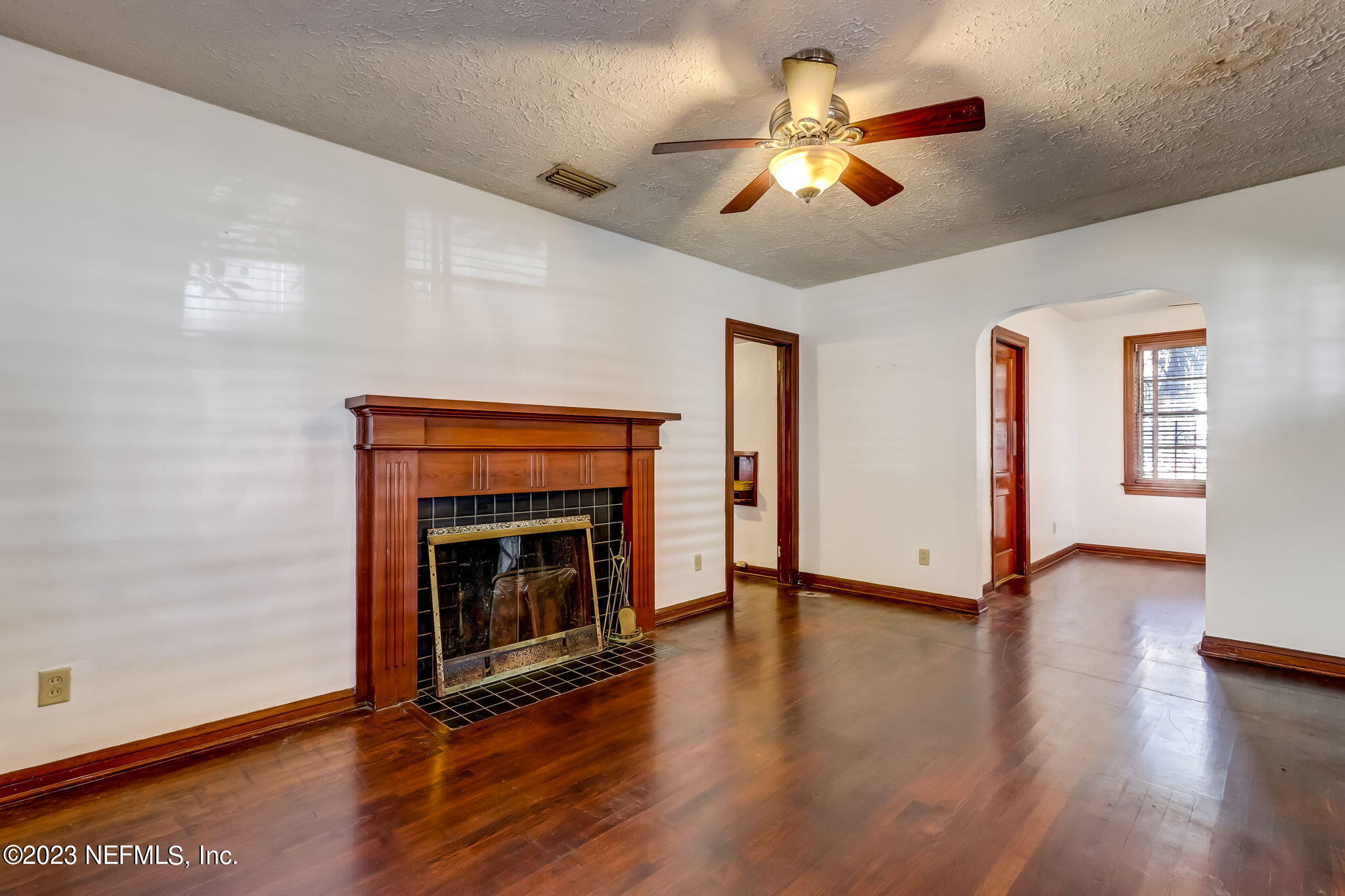 516 W 17TH Street