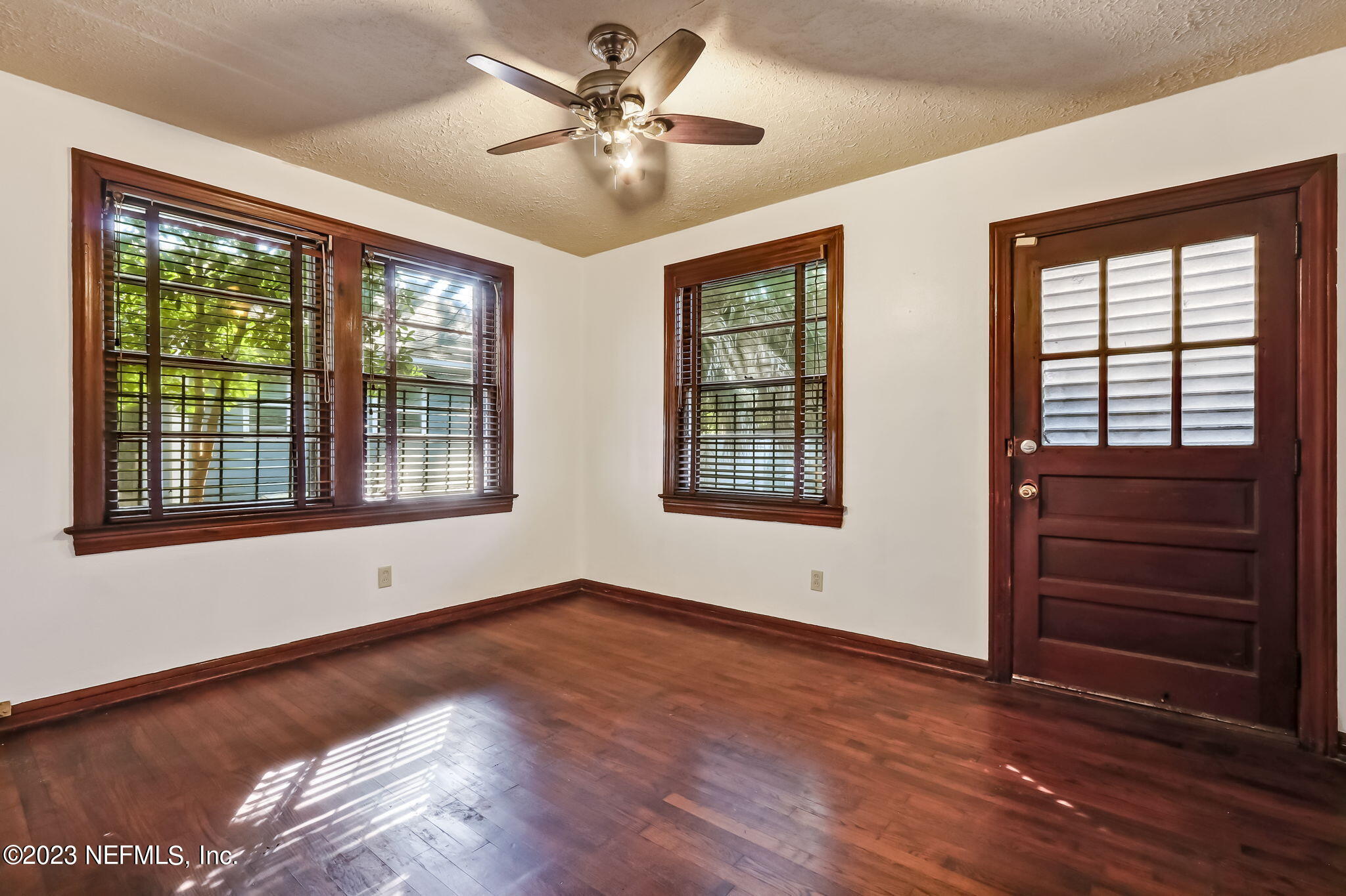 516 W 17TH Street