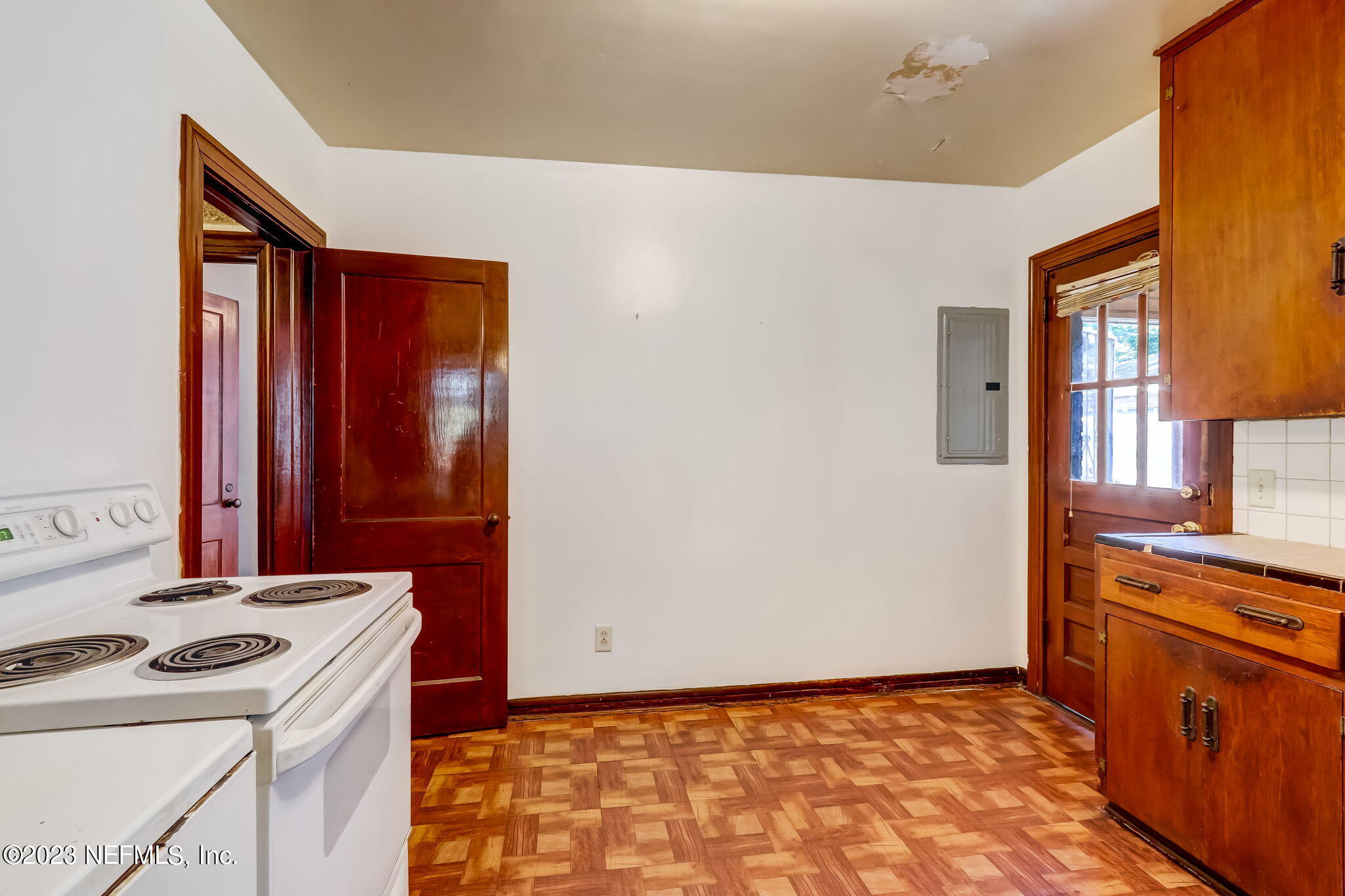 516 W 17TH Street