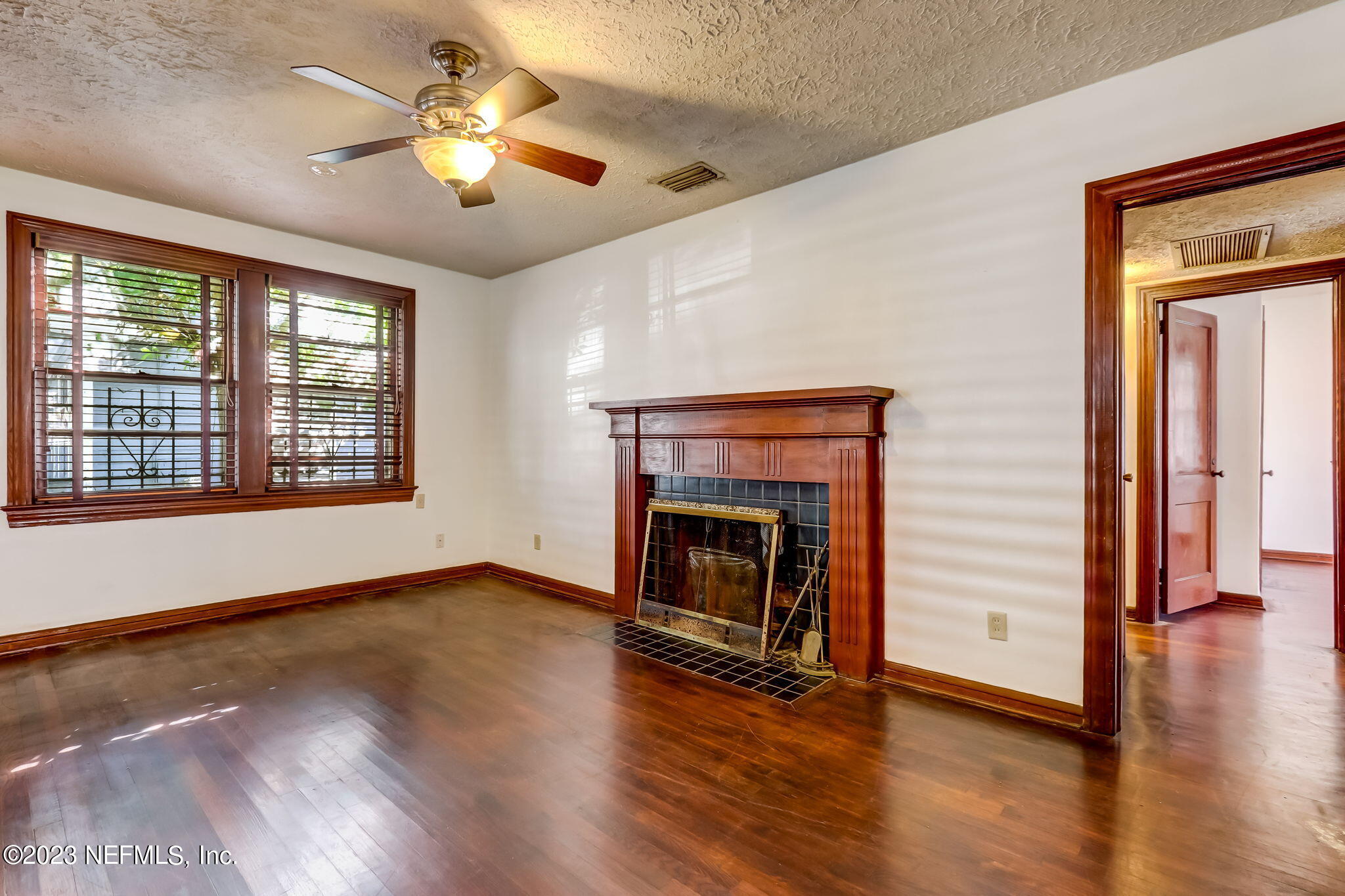 516 W 17TH Street
