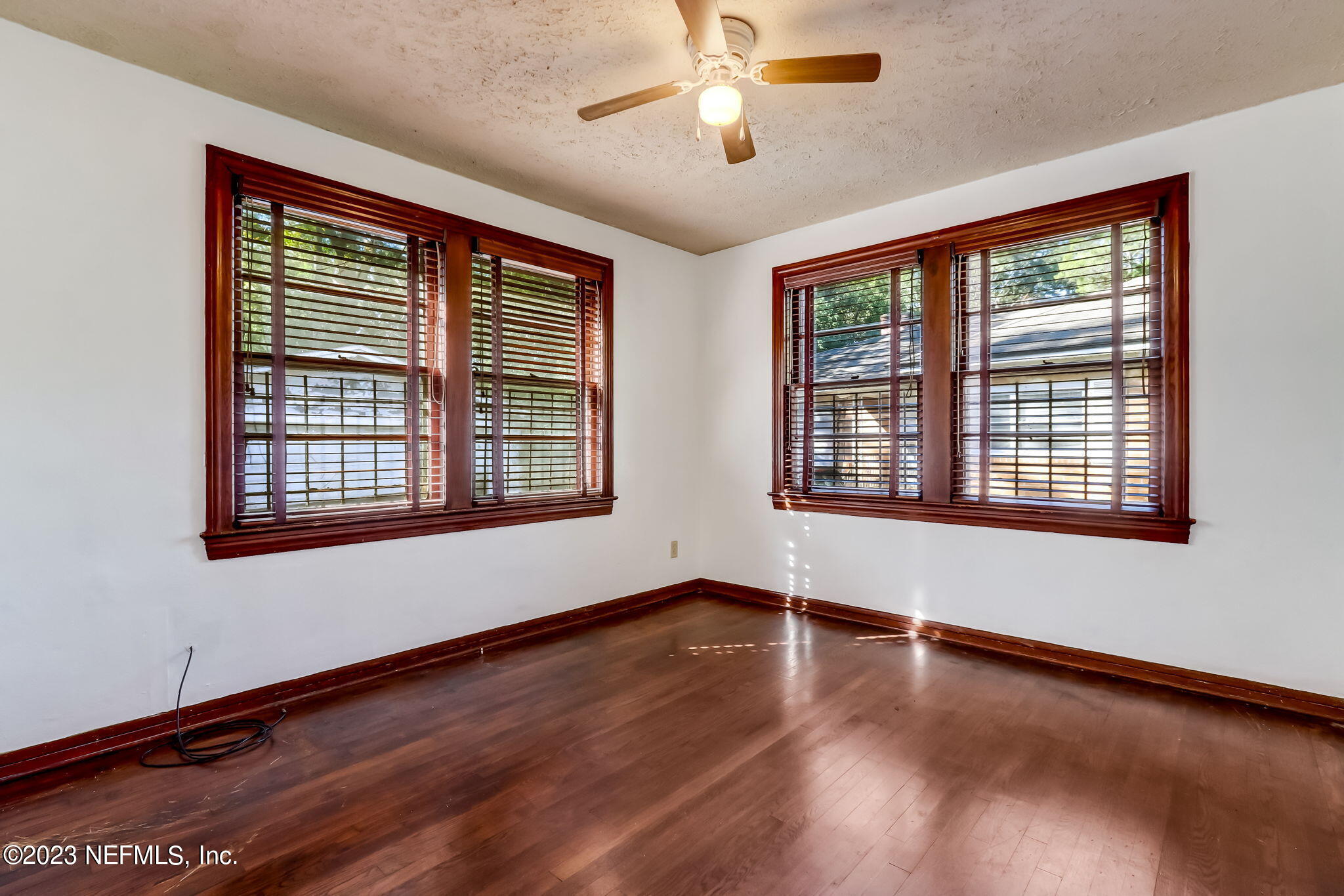 516 W 17TH Street