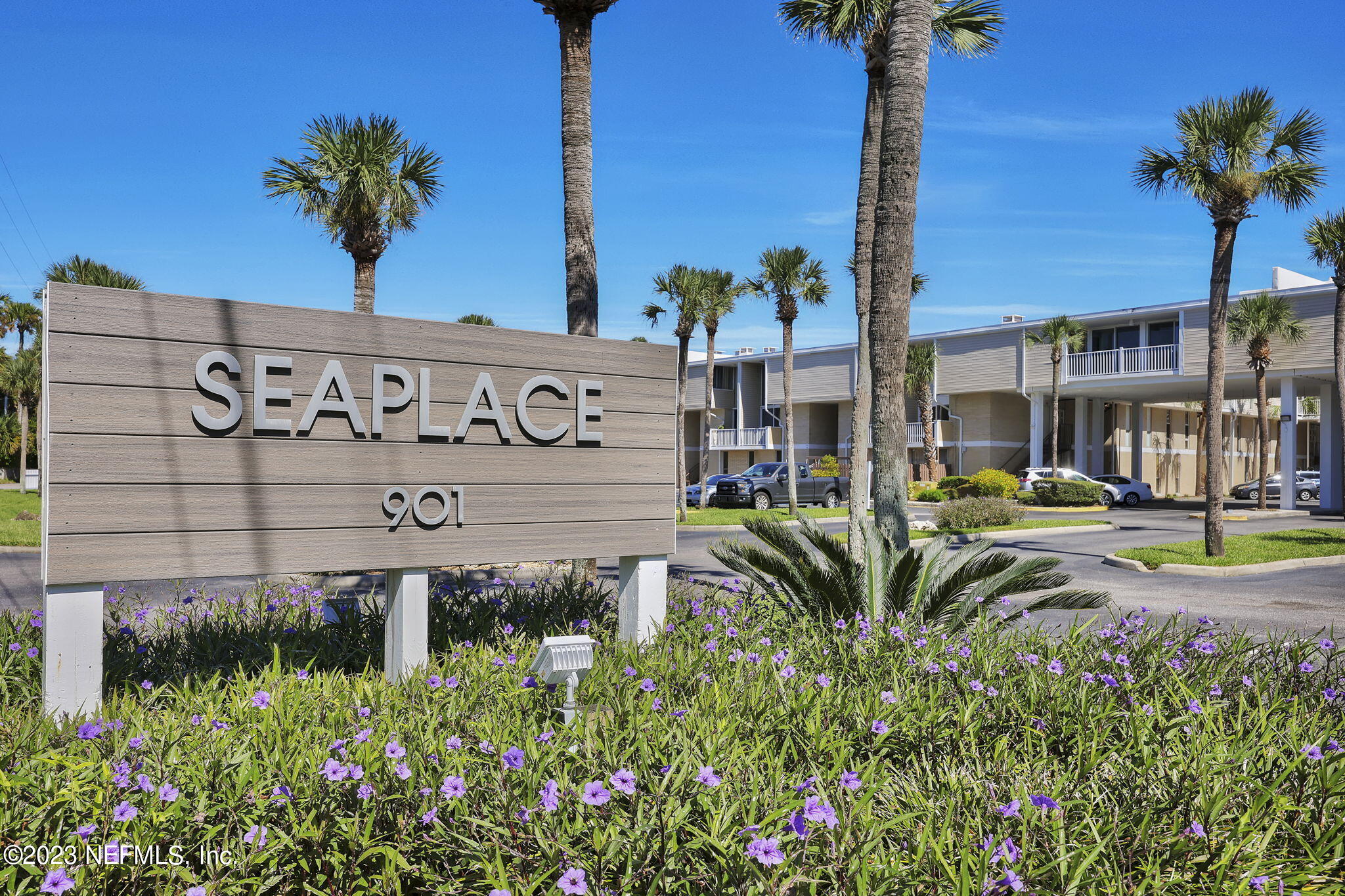 901 OCEAN Boulevard, 33
