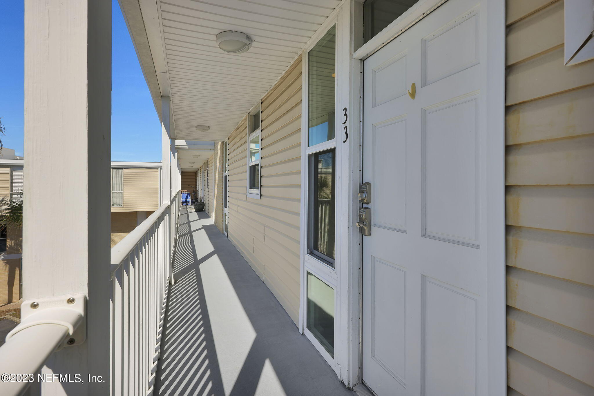 901 OCEAN Boulevard, 33