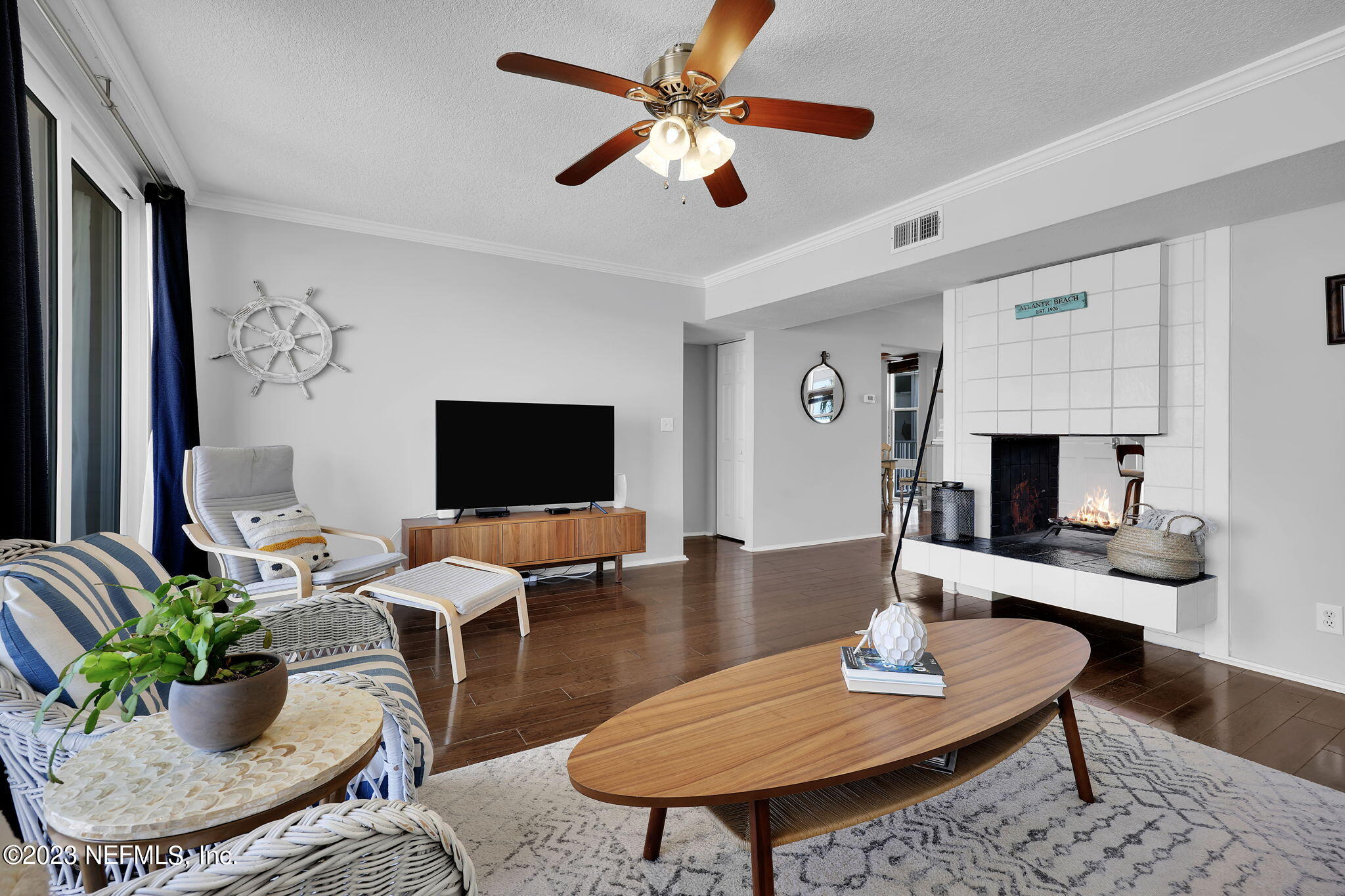 901 OCEAN Boulevard, 33