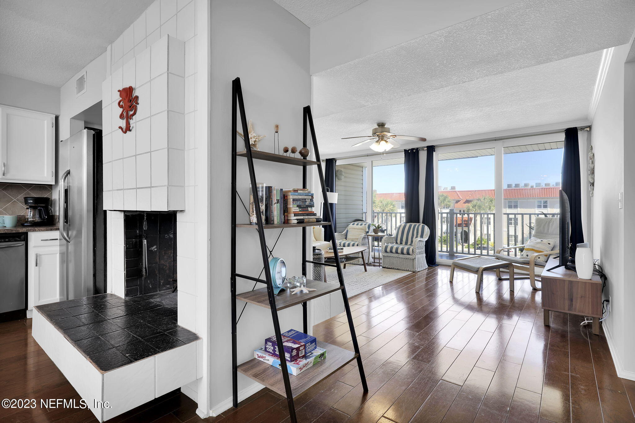 901 OCEAN Boulevard, 33