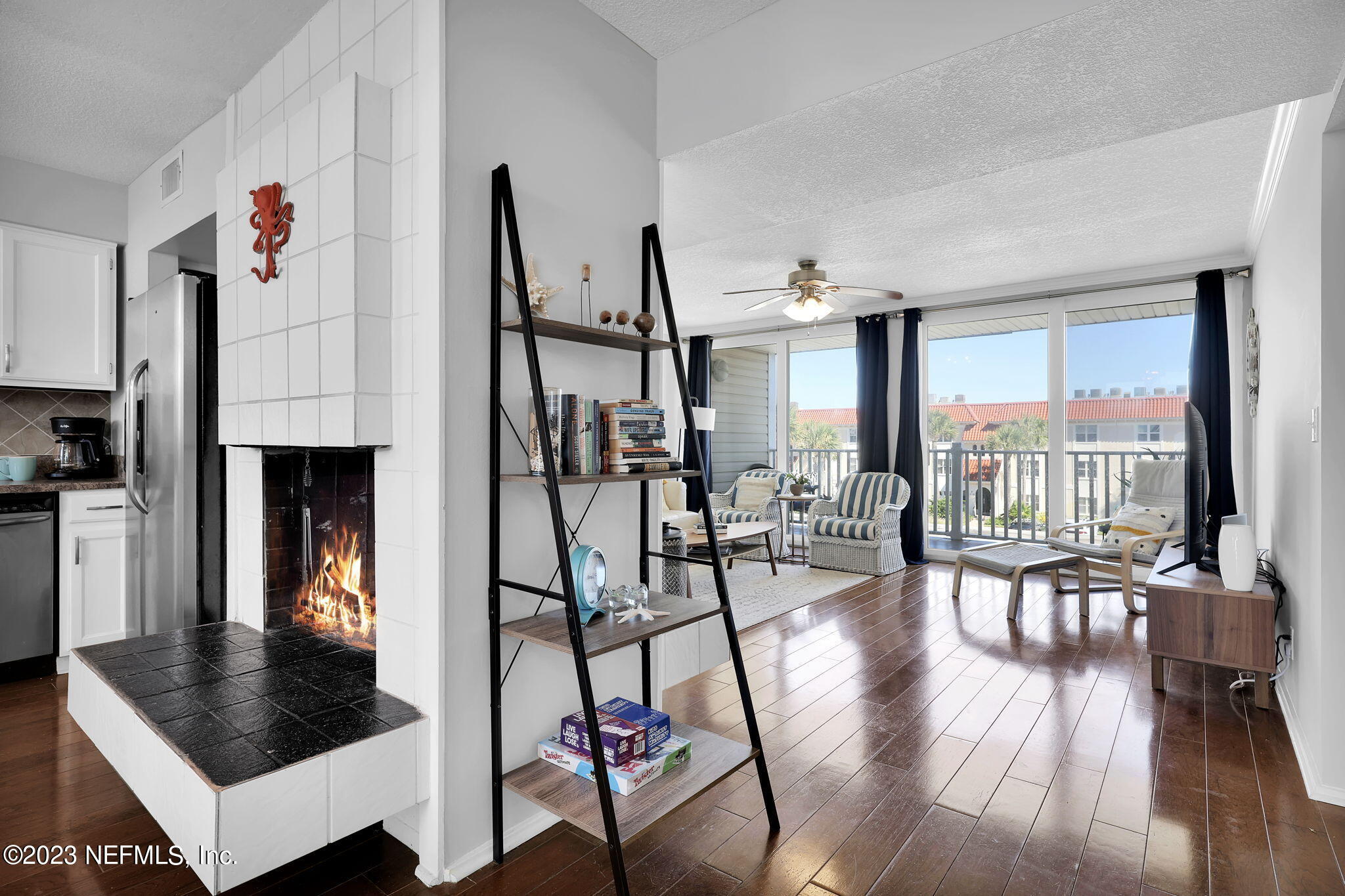 901 OCEAN Boulevard, 33