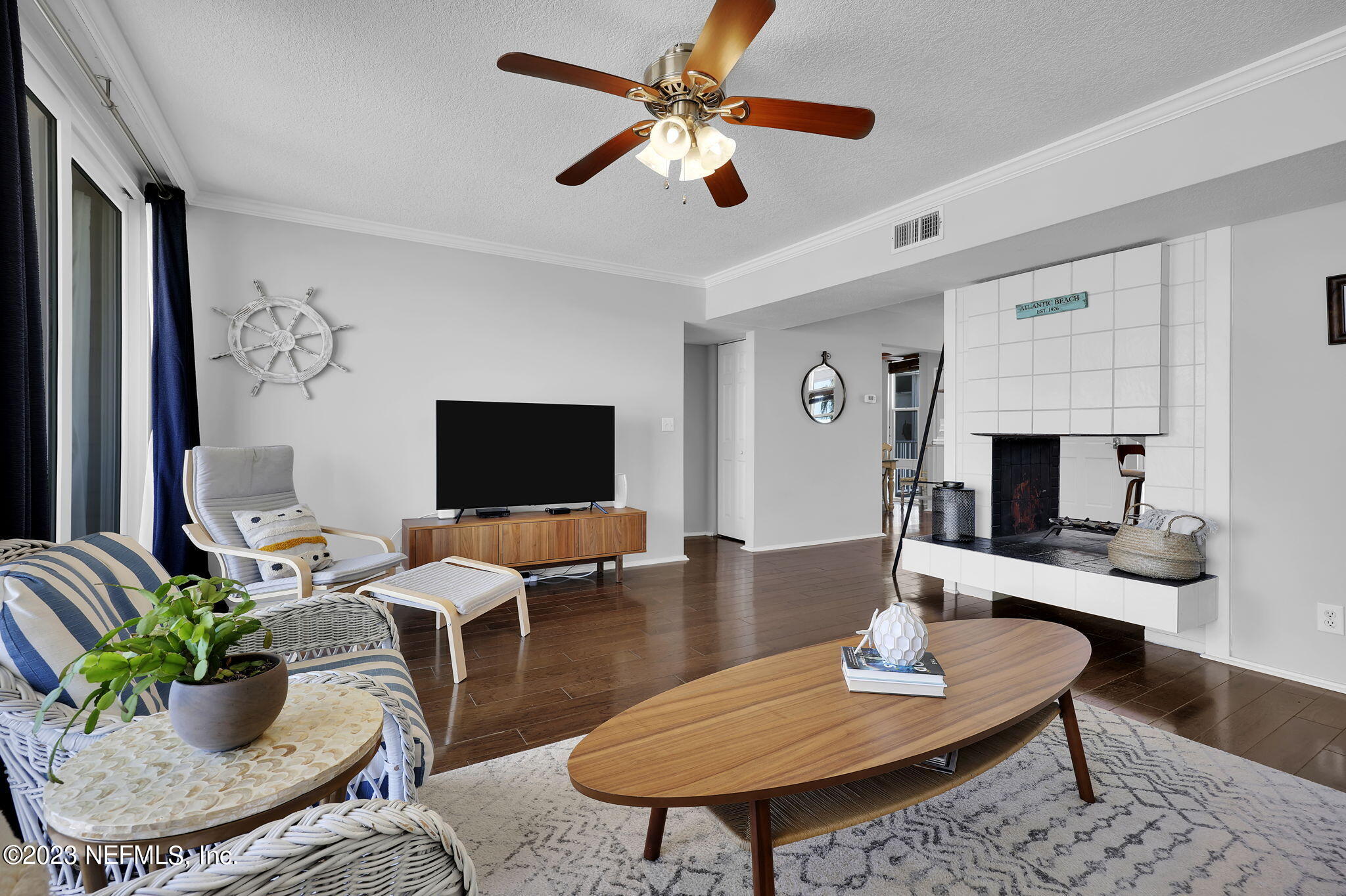901 OCEAN Boulevard, 33