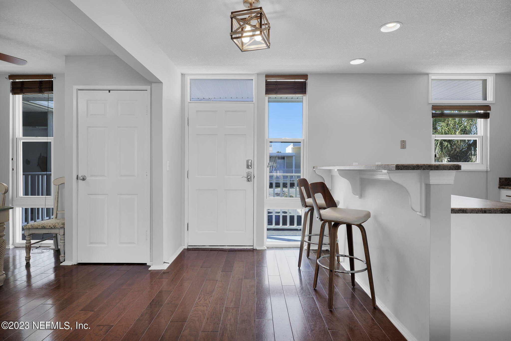 901 OCEAN Boulevard, 33