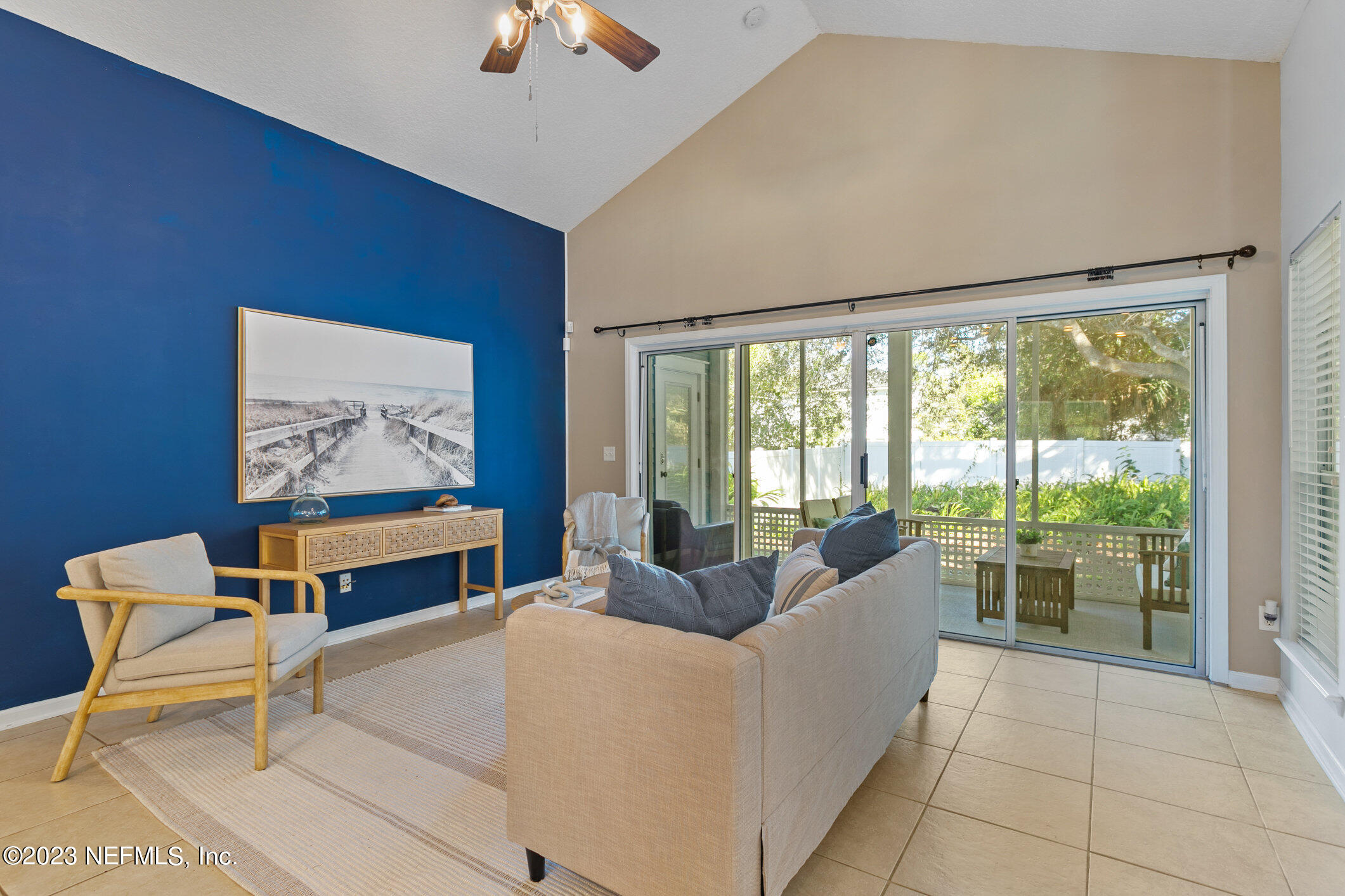 2009 PARADISE OAKS Court