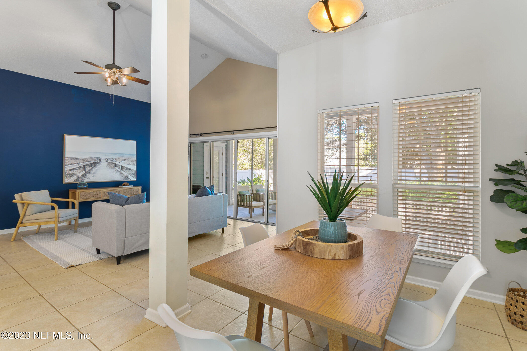 2009 PARADISE OAKS Court