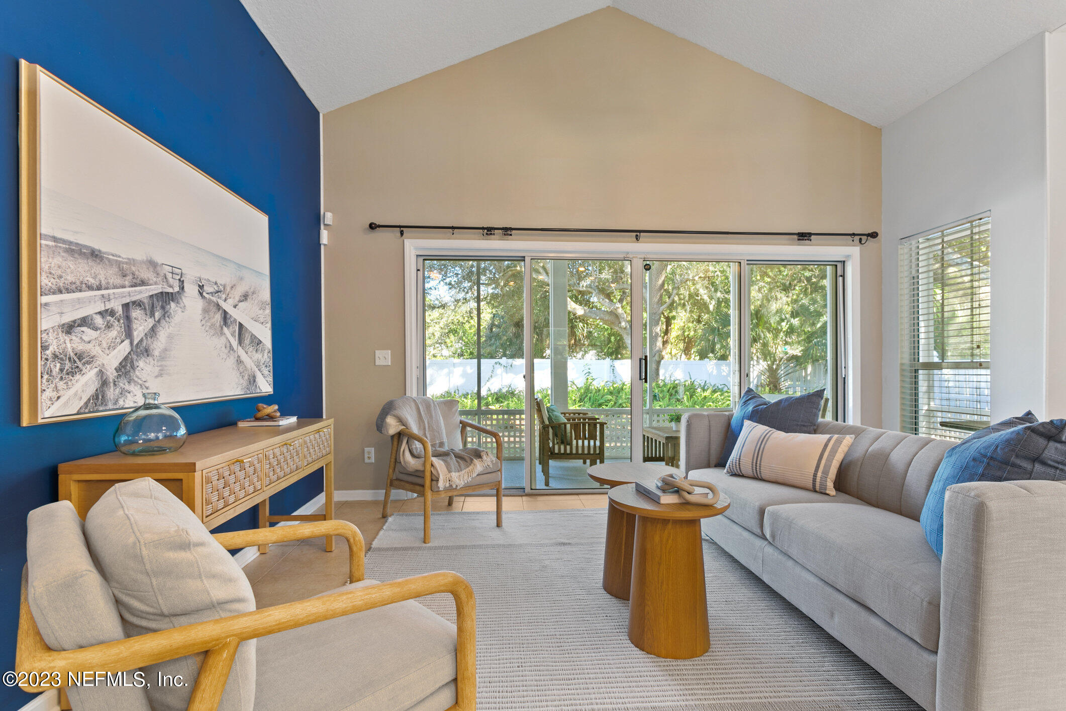 2009 PARADISE OAKS Court