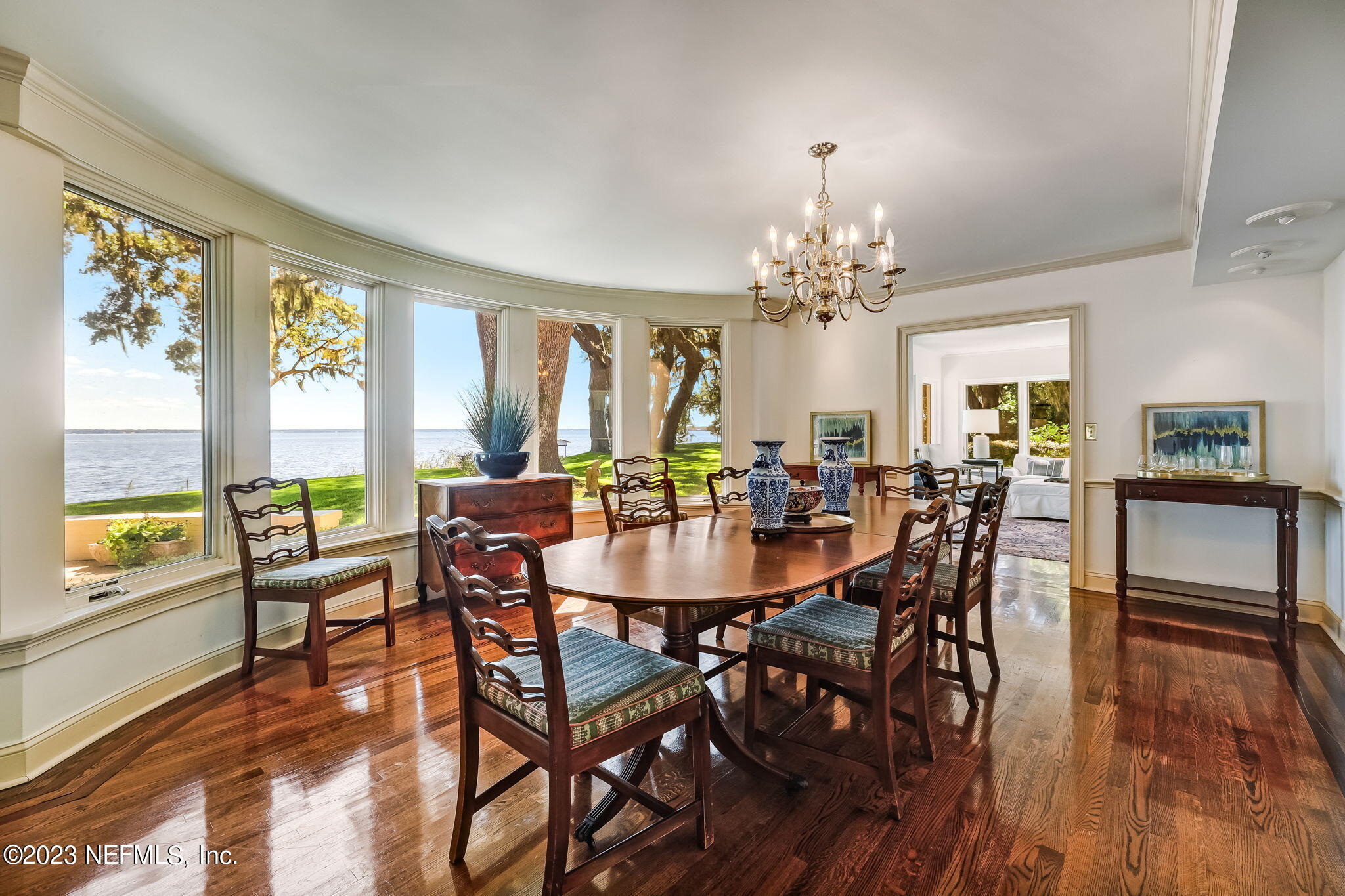 2681 HOLLY POINT Road E