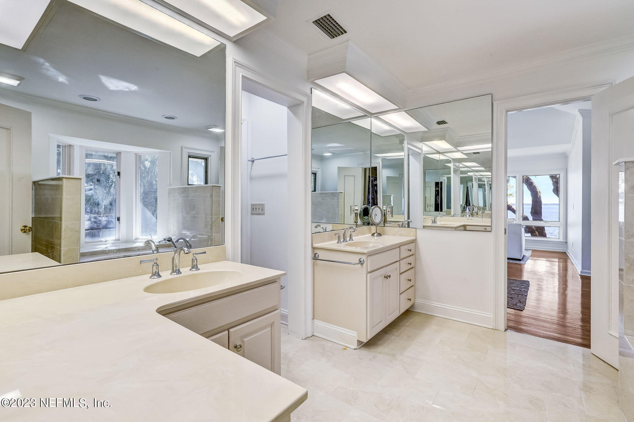 2681 HOLLY POINT Road E