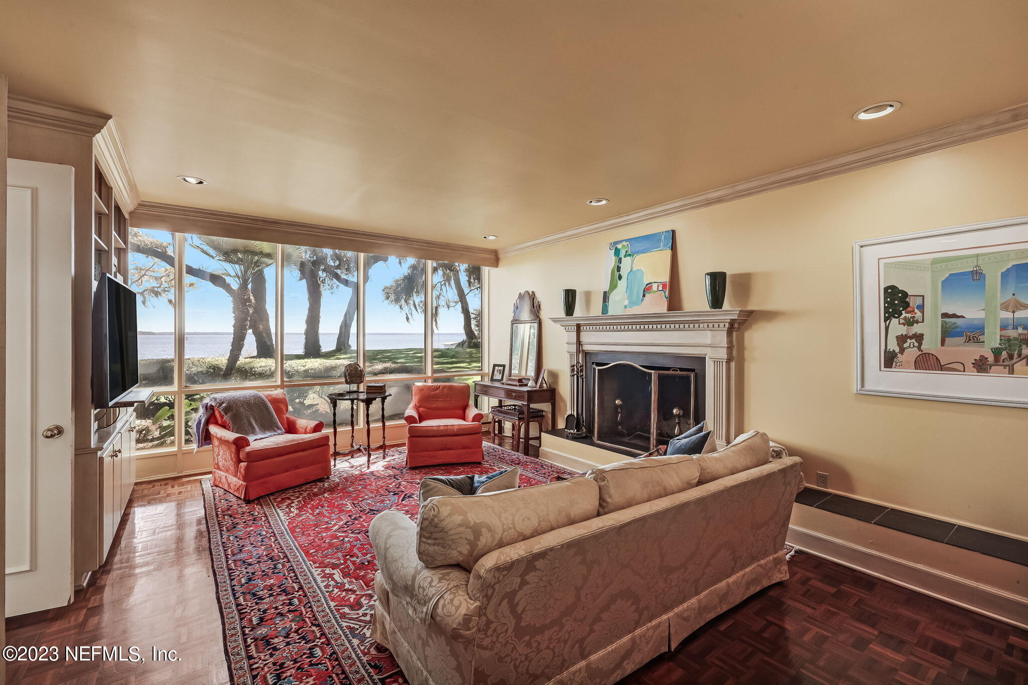 2681 HOLLY POINT Road E