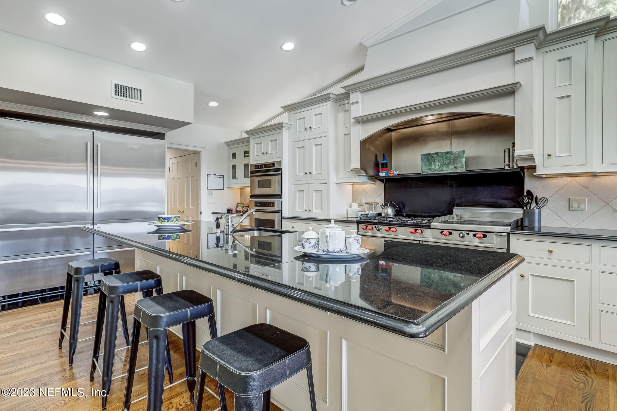 2681 HOLLY POINT Road E