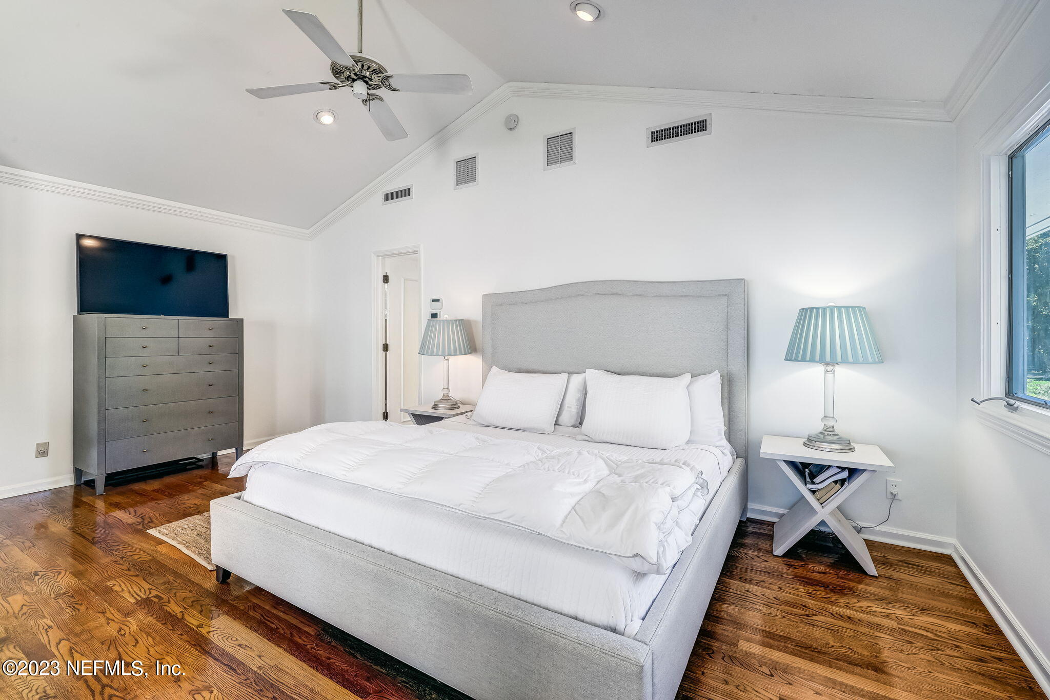 2681 HOLLY POINT Road E