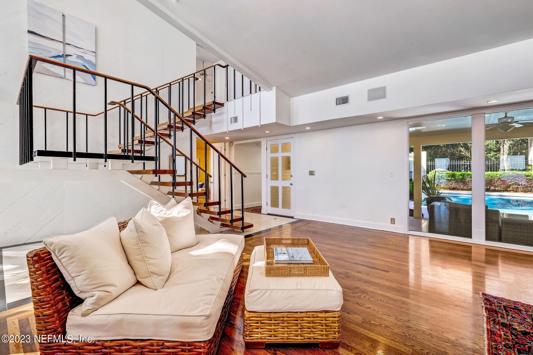 2681 HOLLY POINT Road E