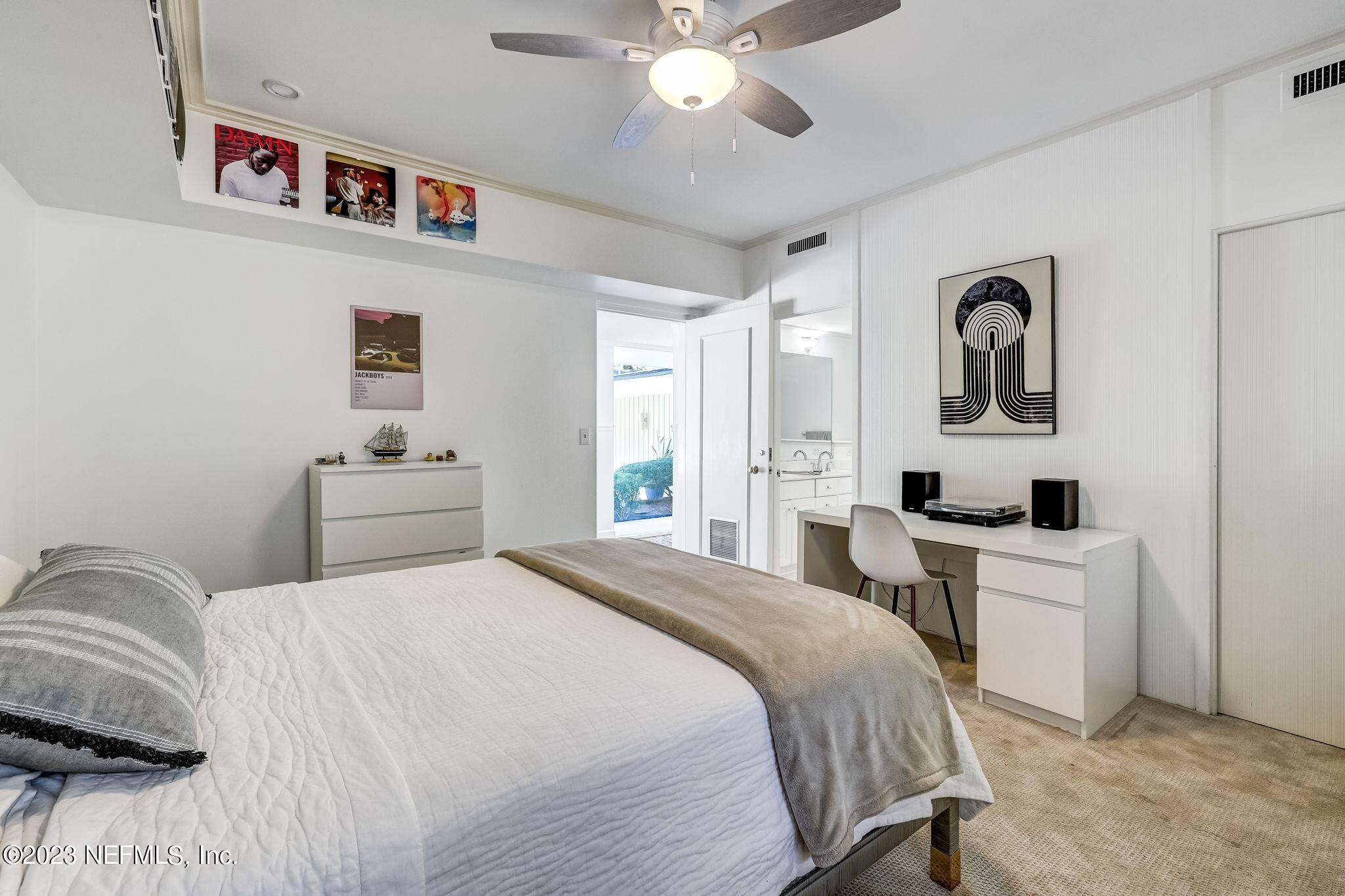 2681 HOLLY POINT Road E