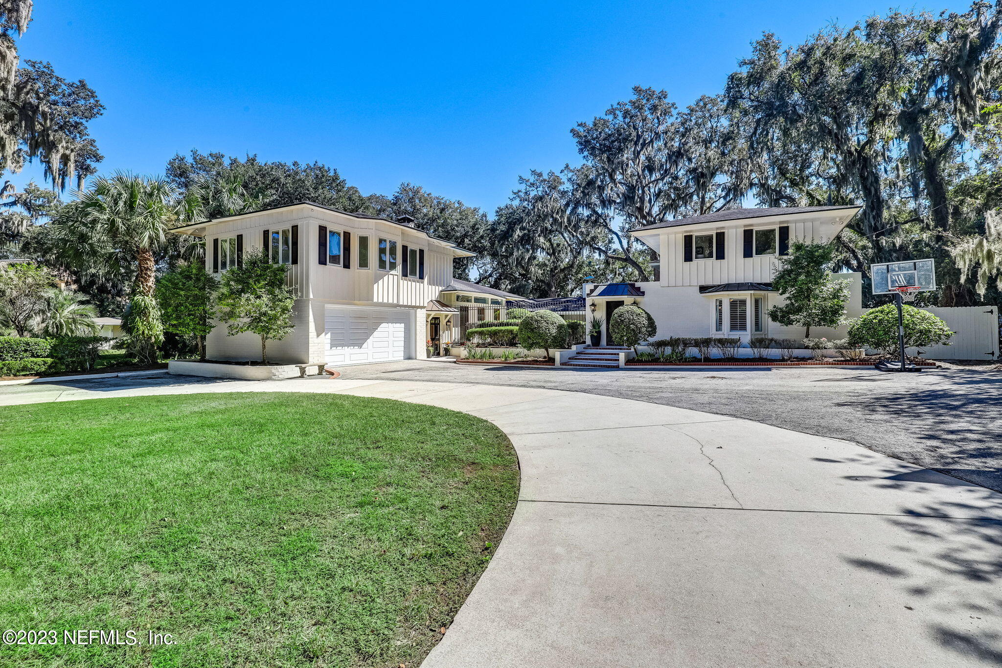 2681 HOLLY POINT Road E