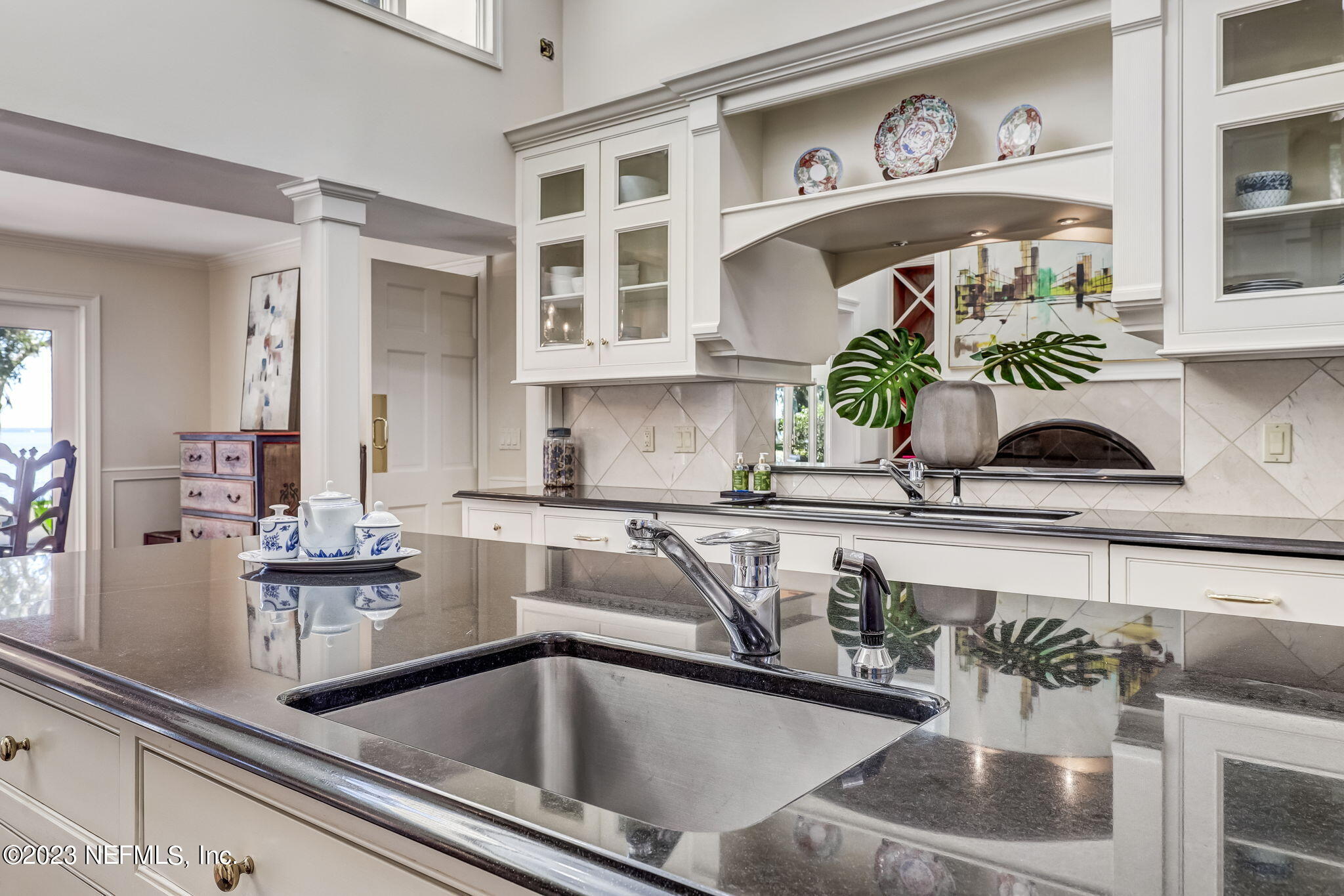 2681 HOLLY POINT Road E