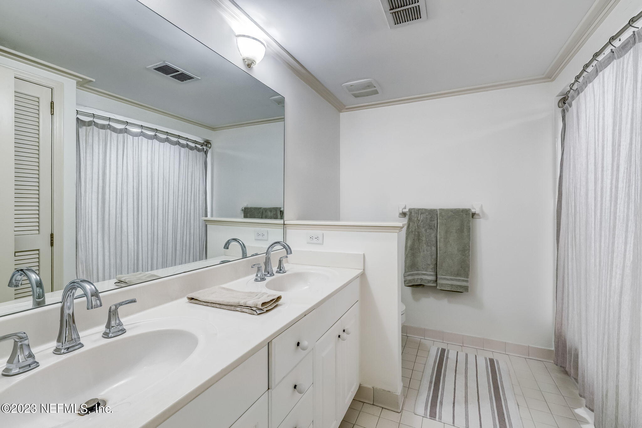 2681 HOLLY POINT Road E