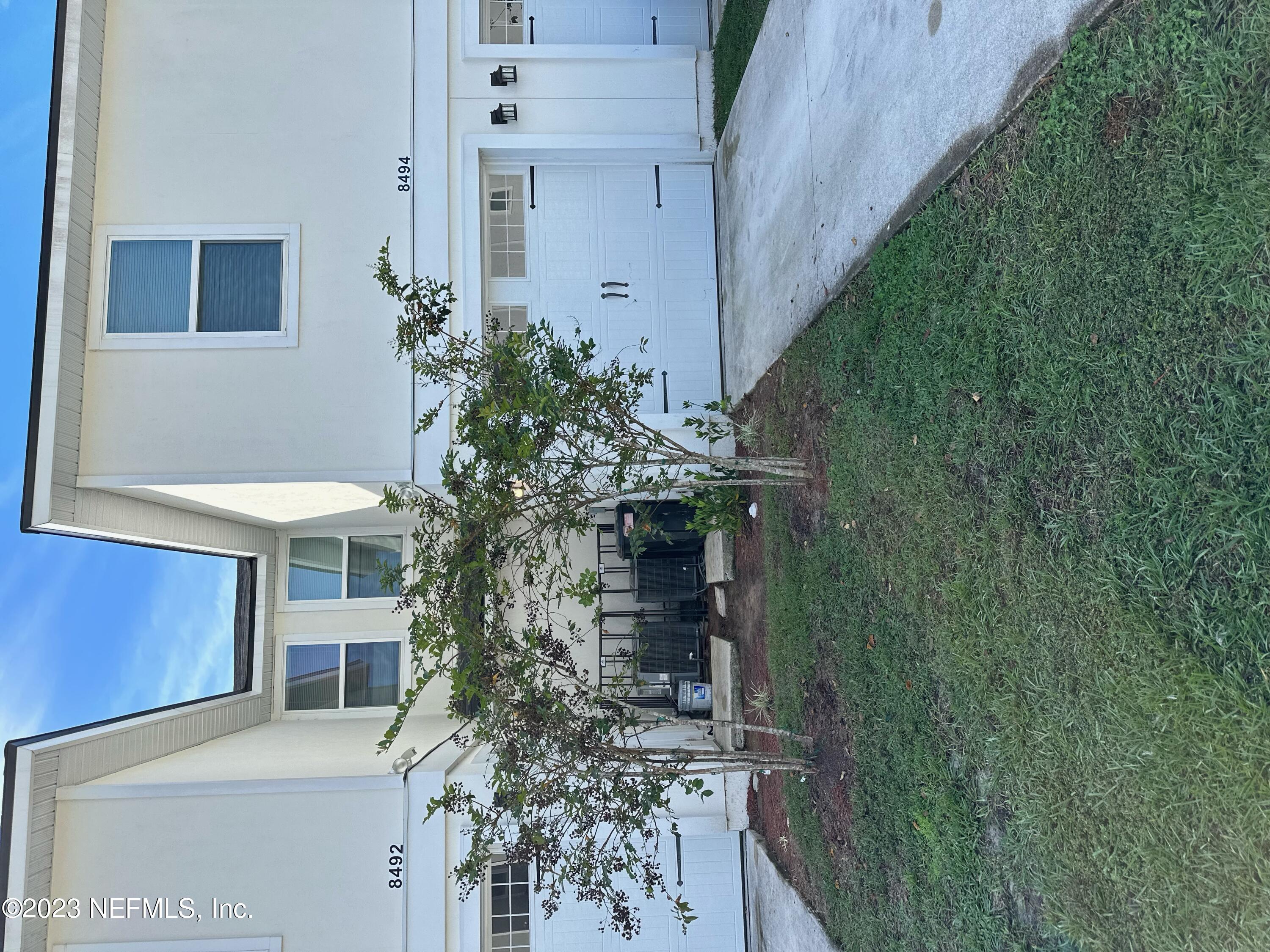 8494 MCGIRTS VILLAGE Lane