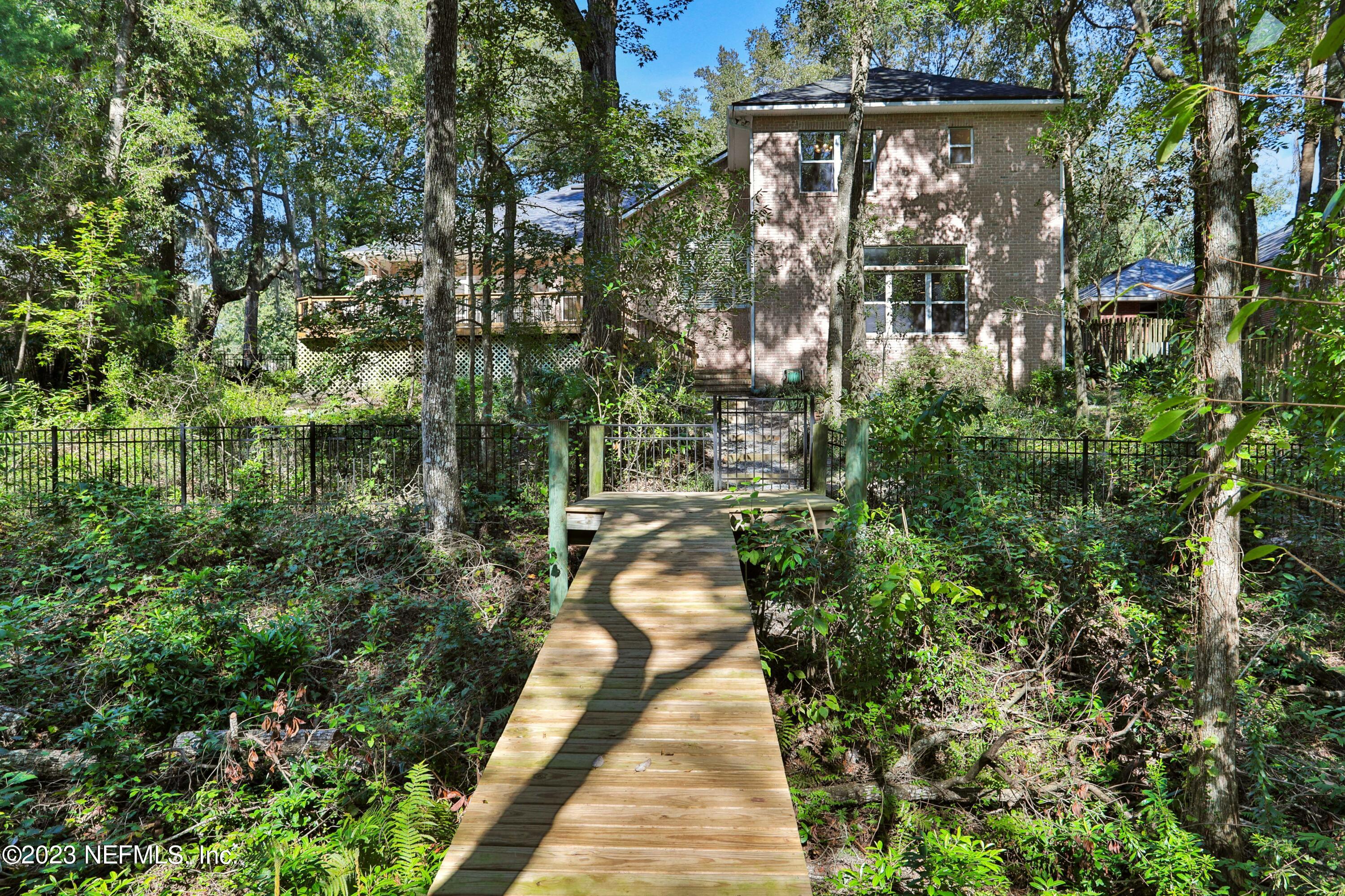 1180 MILL CREEK Drive