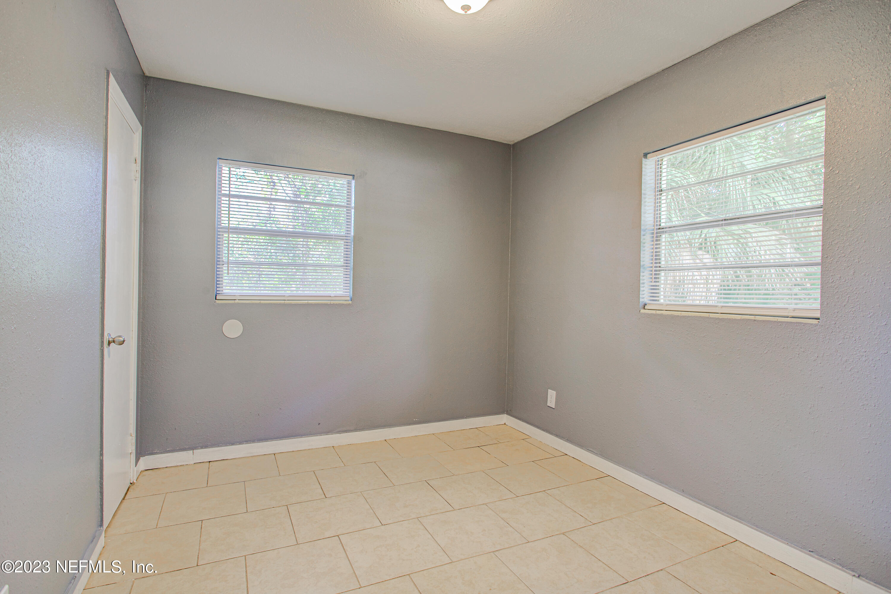 1052 MAYNARD Street, 1052
