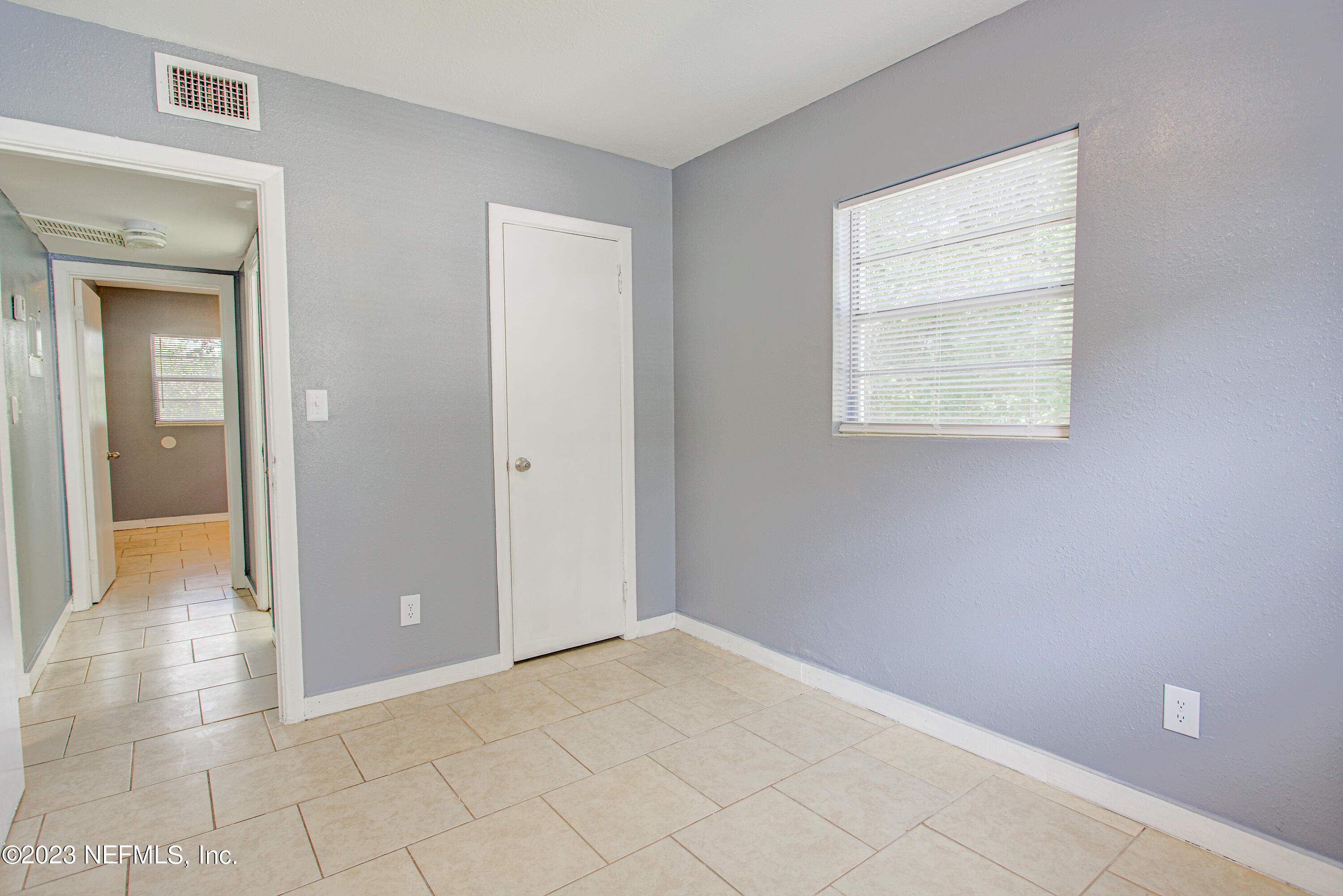 1052 MAYNARD Street, 1052