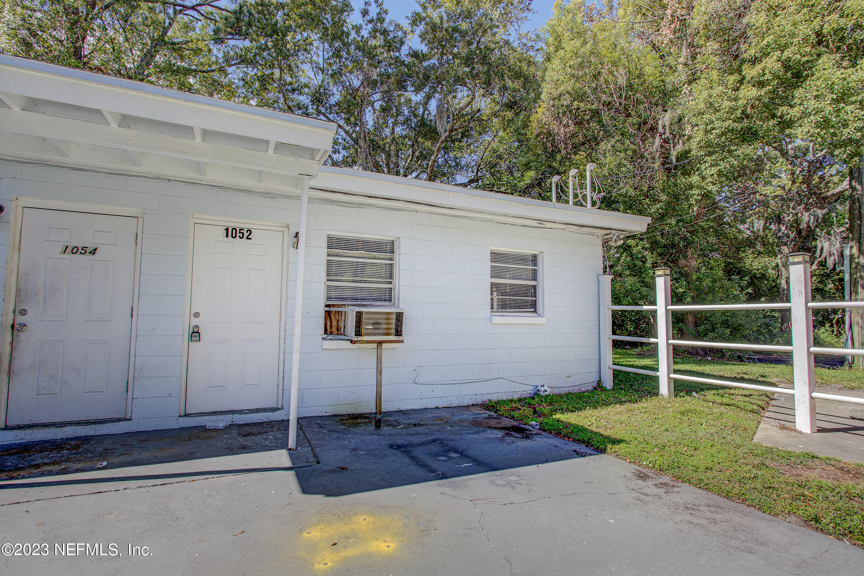 1052 MAYNARD Street, 1052