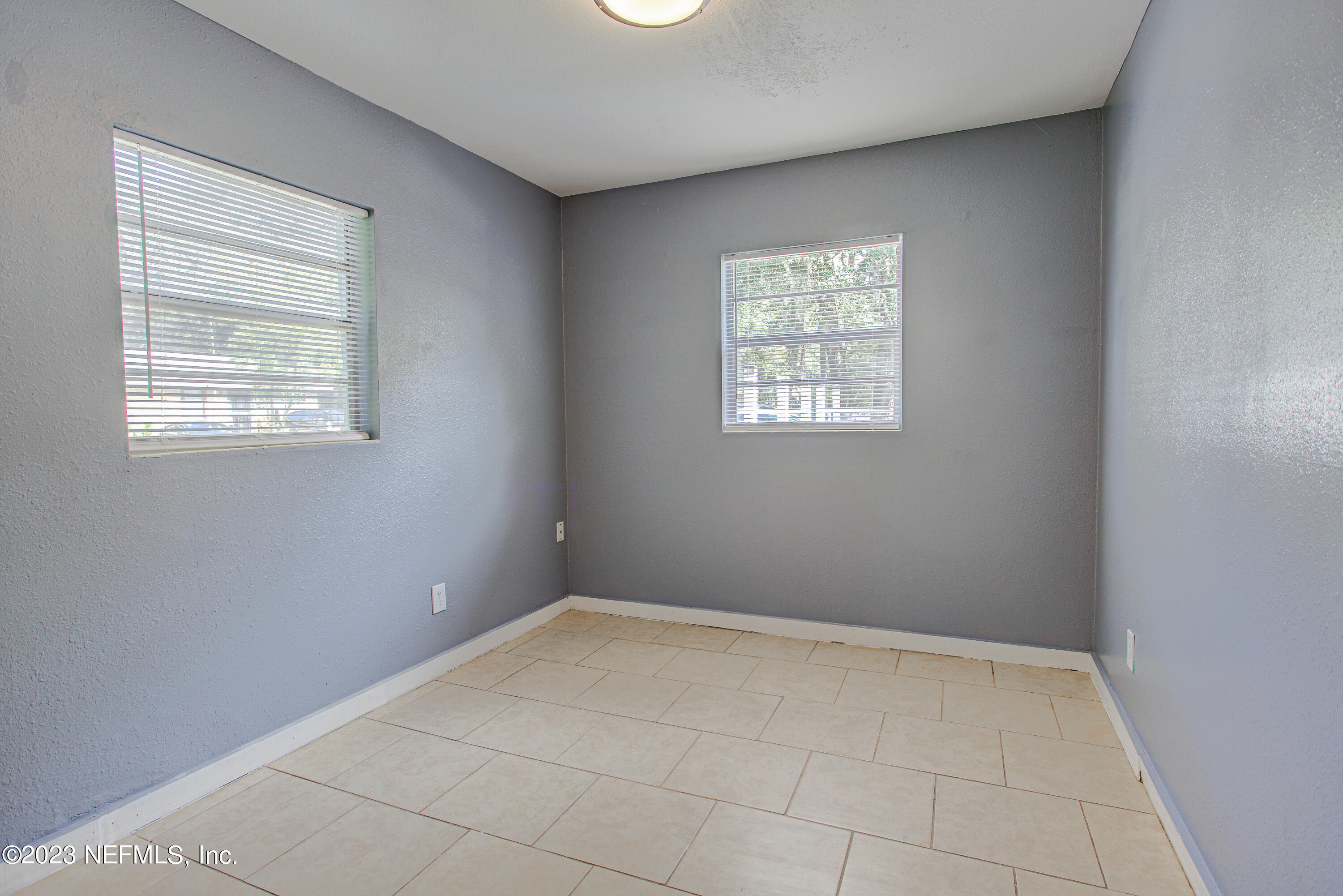 1052 MAYNARD Street, 1052
