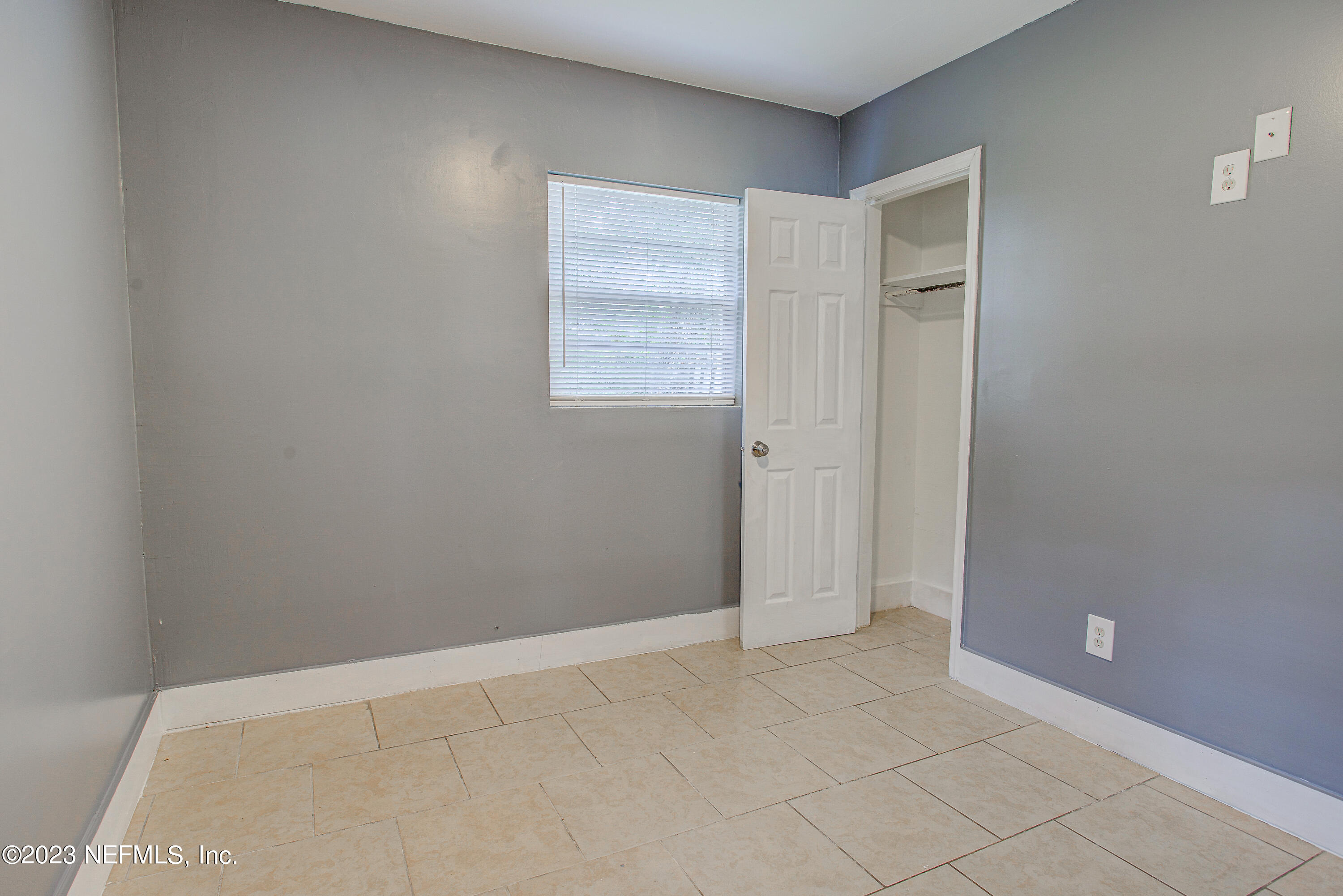 1052 MAYNARD Street, 1056