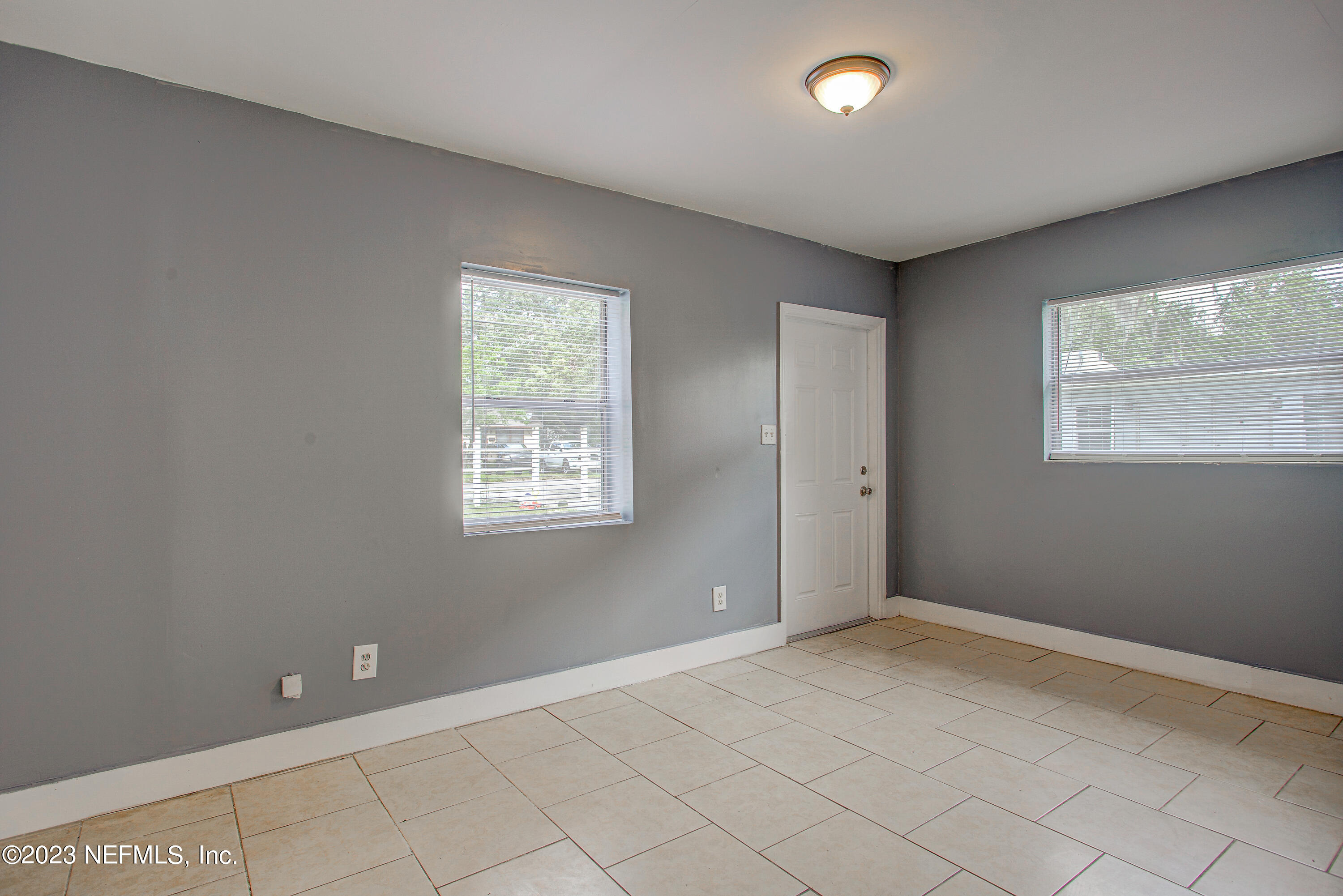 1052 MAYNARD Street, 1056