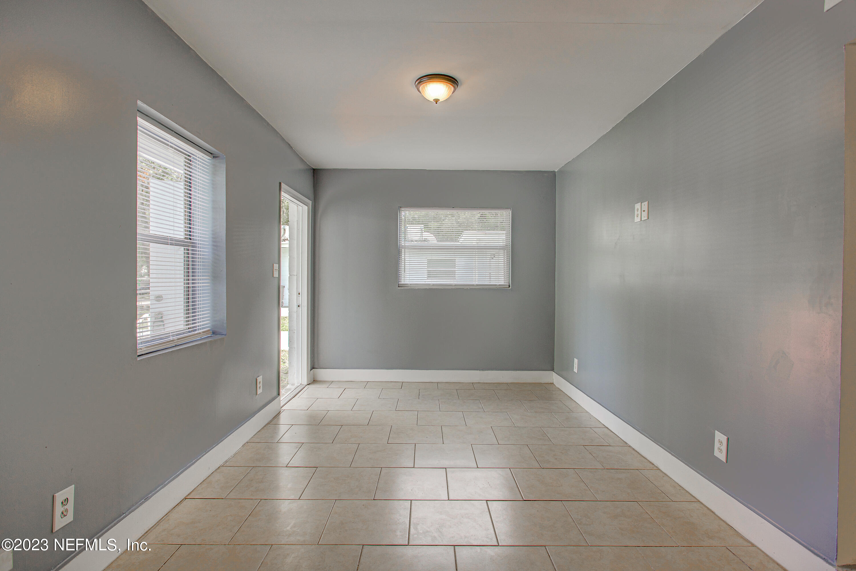1052 MAYNARD Street, 1056