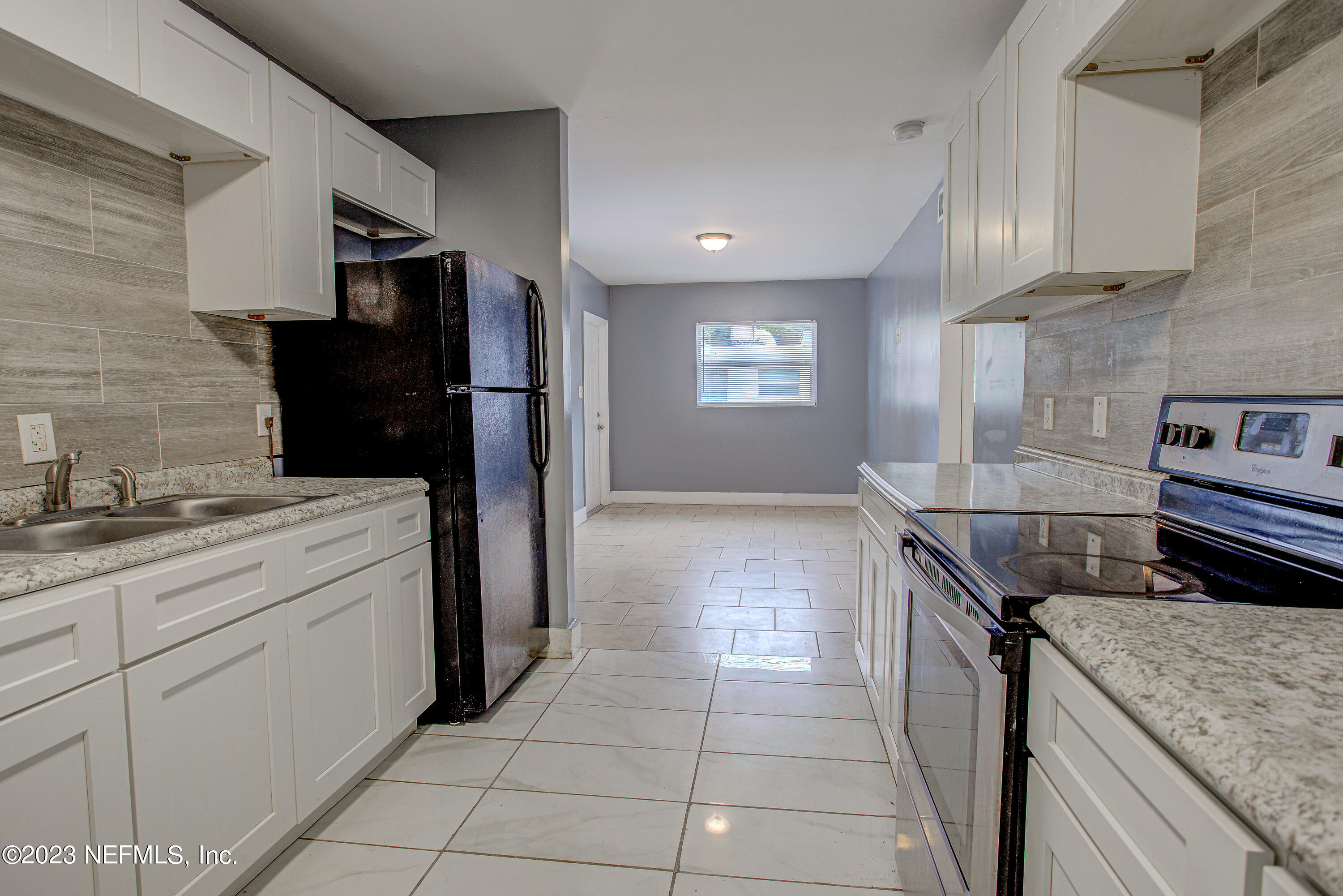 1052 MAYNARD Street, 1056