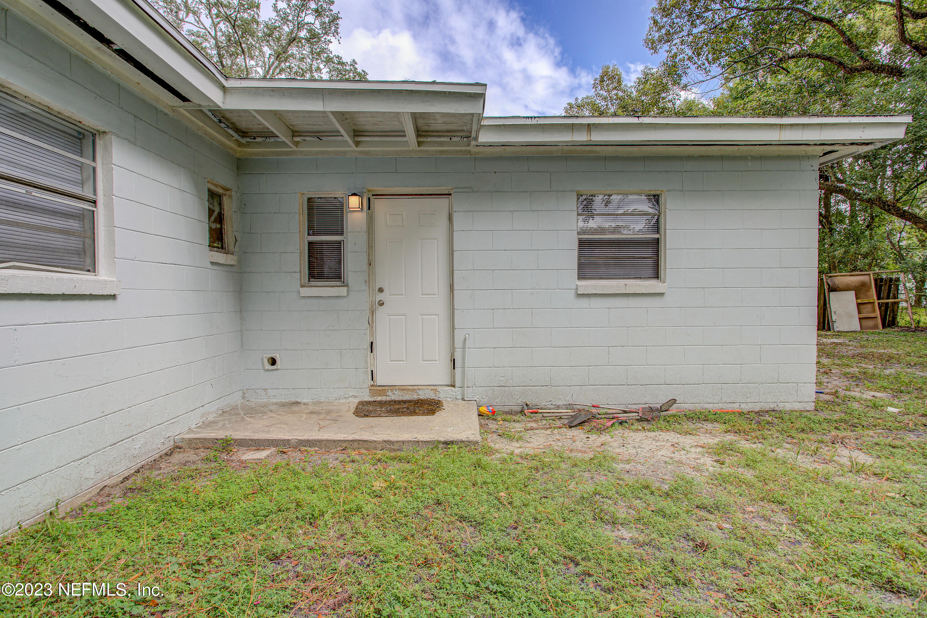 1052 MAYNARD Street, 1056